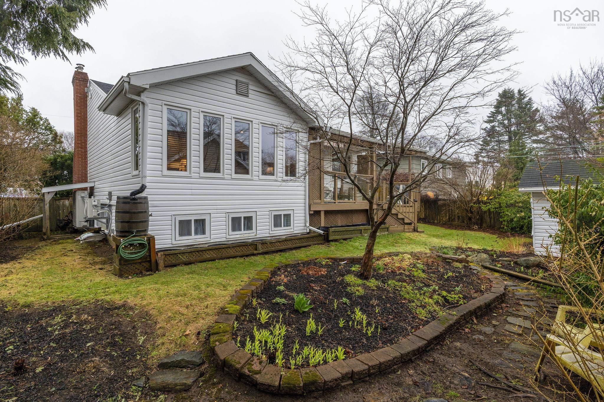 21 Lawnsdale Drive, Dartmouth, NS (MLS 202607729)