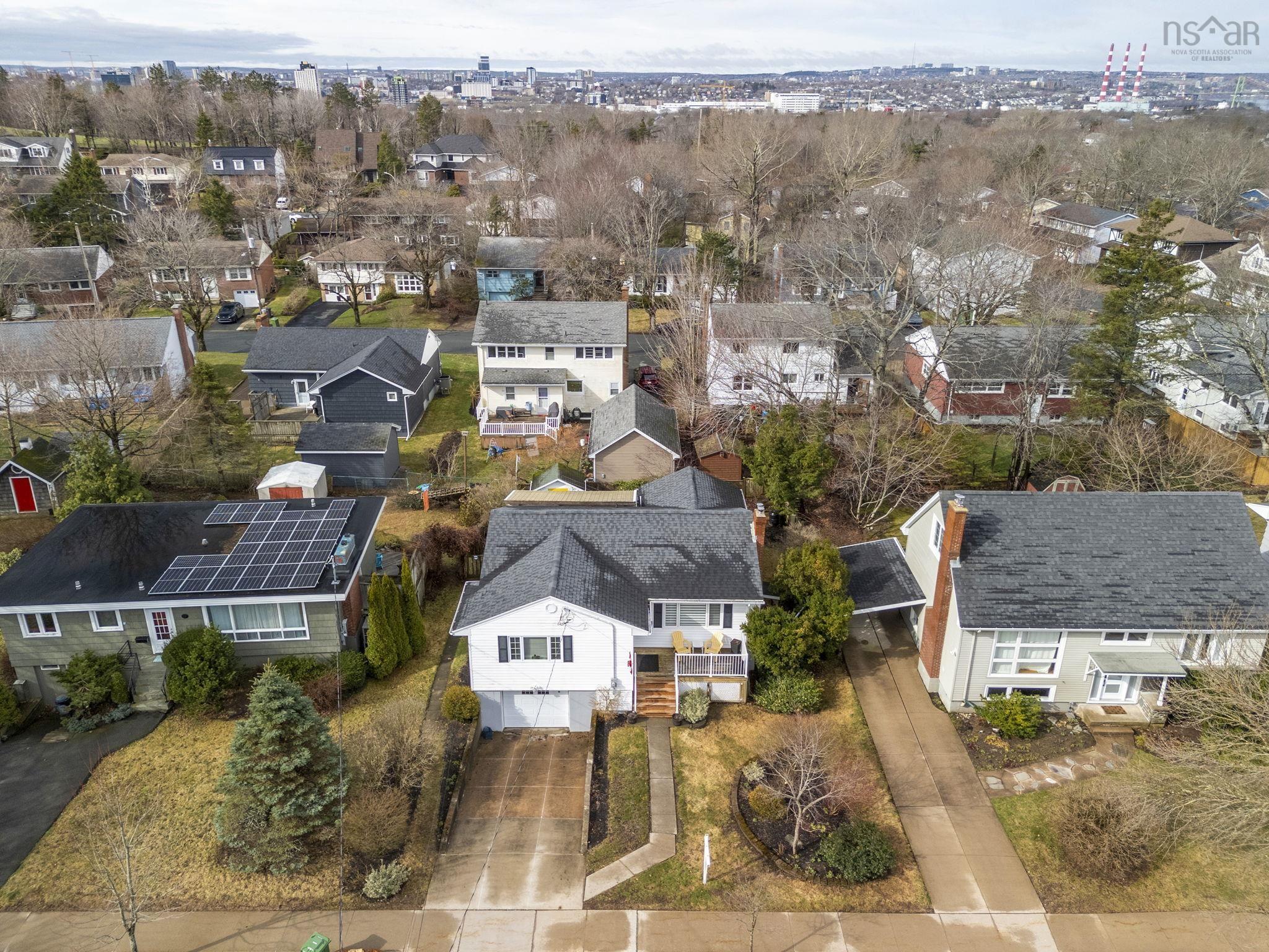21 Lawnsdale Drive, Dartmouth, NS (MLS 202607729)