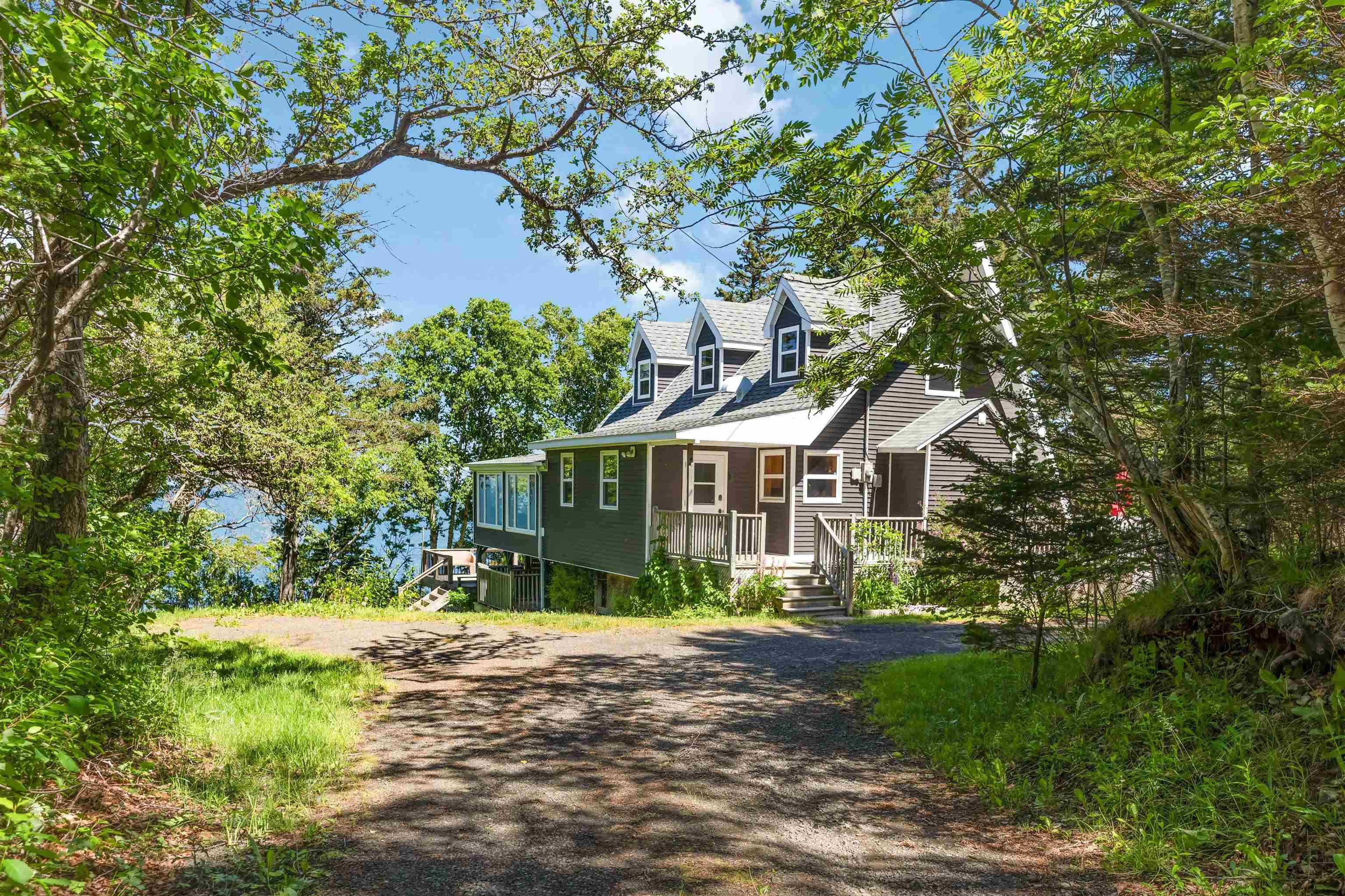 $489,900.00: 7055 Highway 101, Plympton