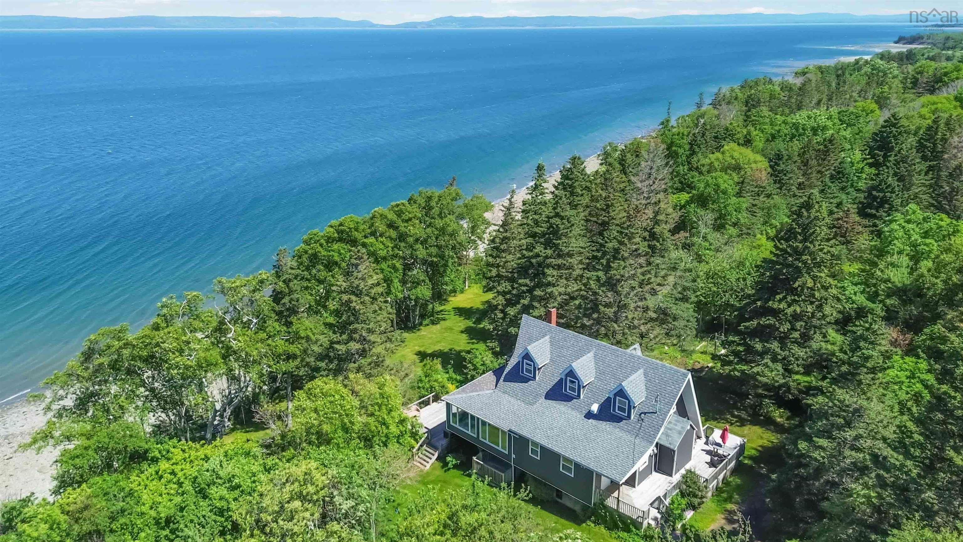 $489,900.00: 7055 Highway 101, Plympton