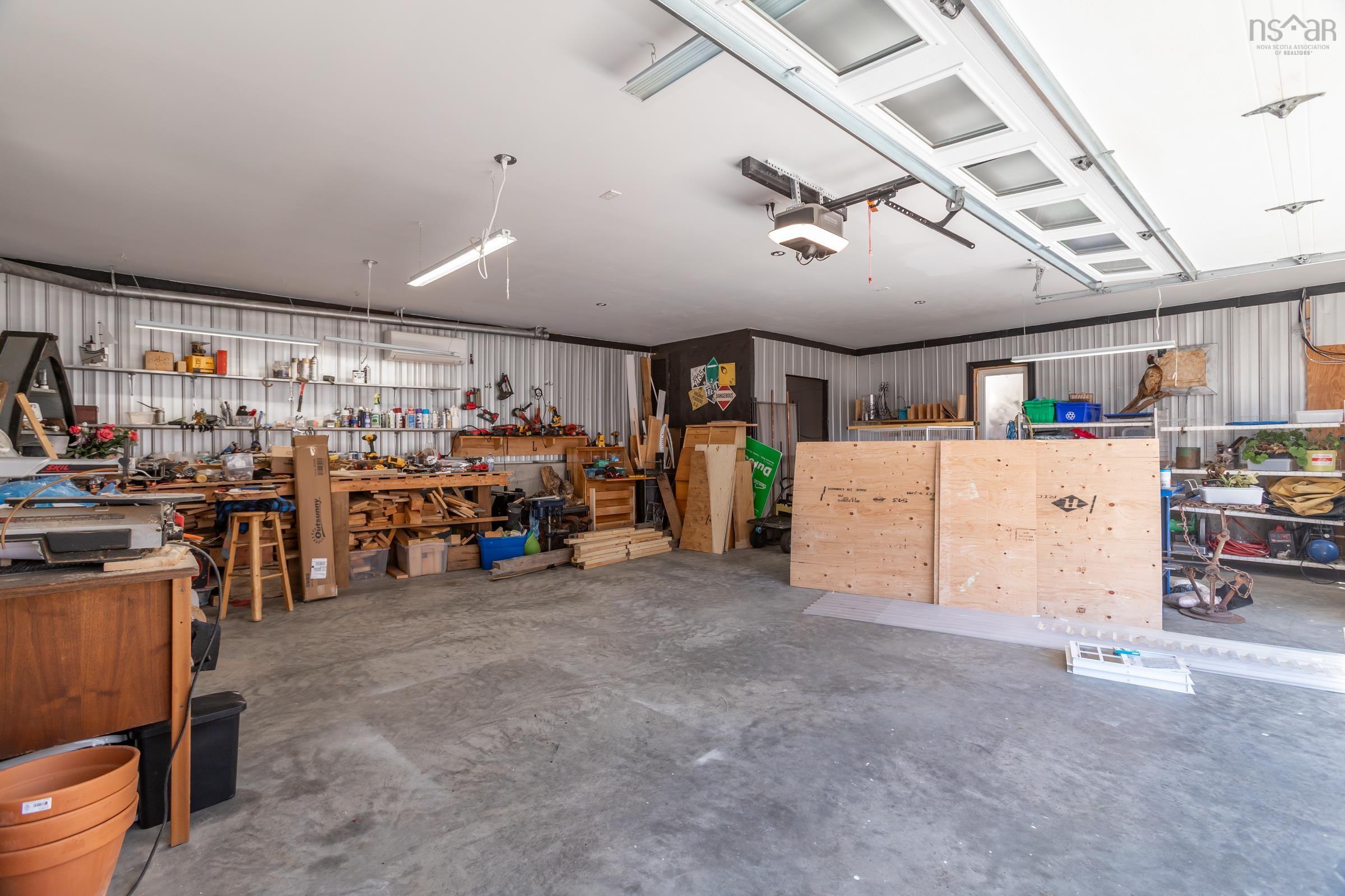 $649,900.00: 608 Granville Road, Victoria Beach