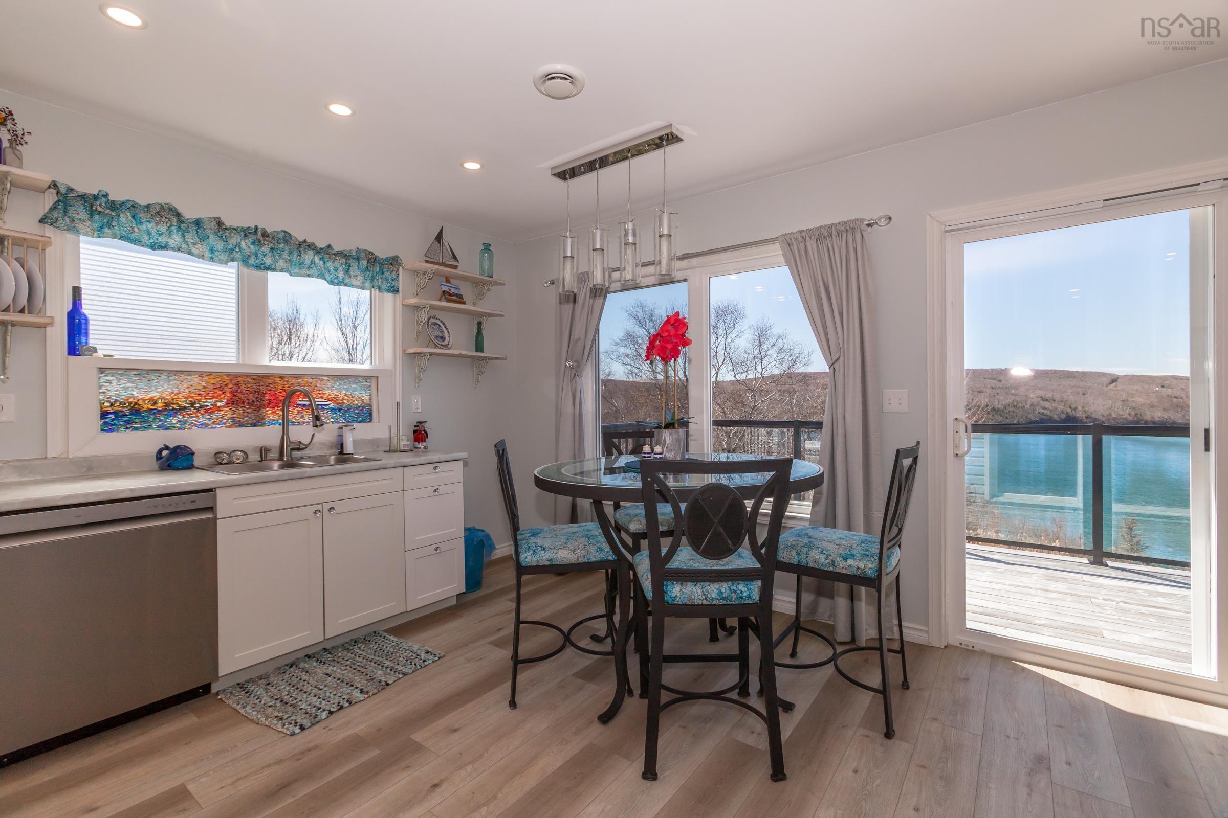 $649,900.00: 608 Granville Road, Victoria Beach