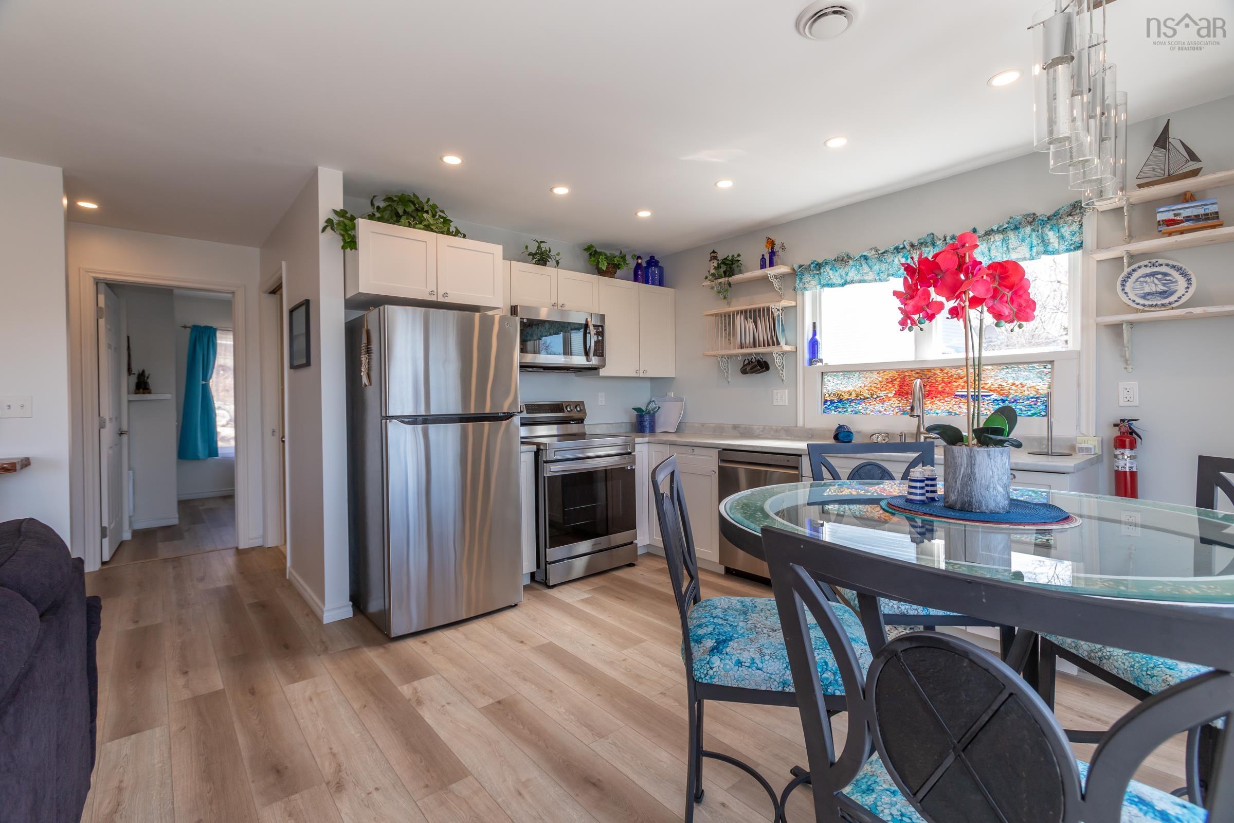 $649,900.00: 608 Granville Road, Victoria Beach