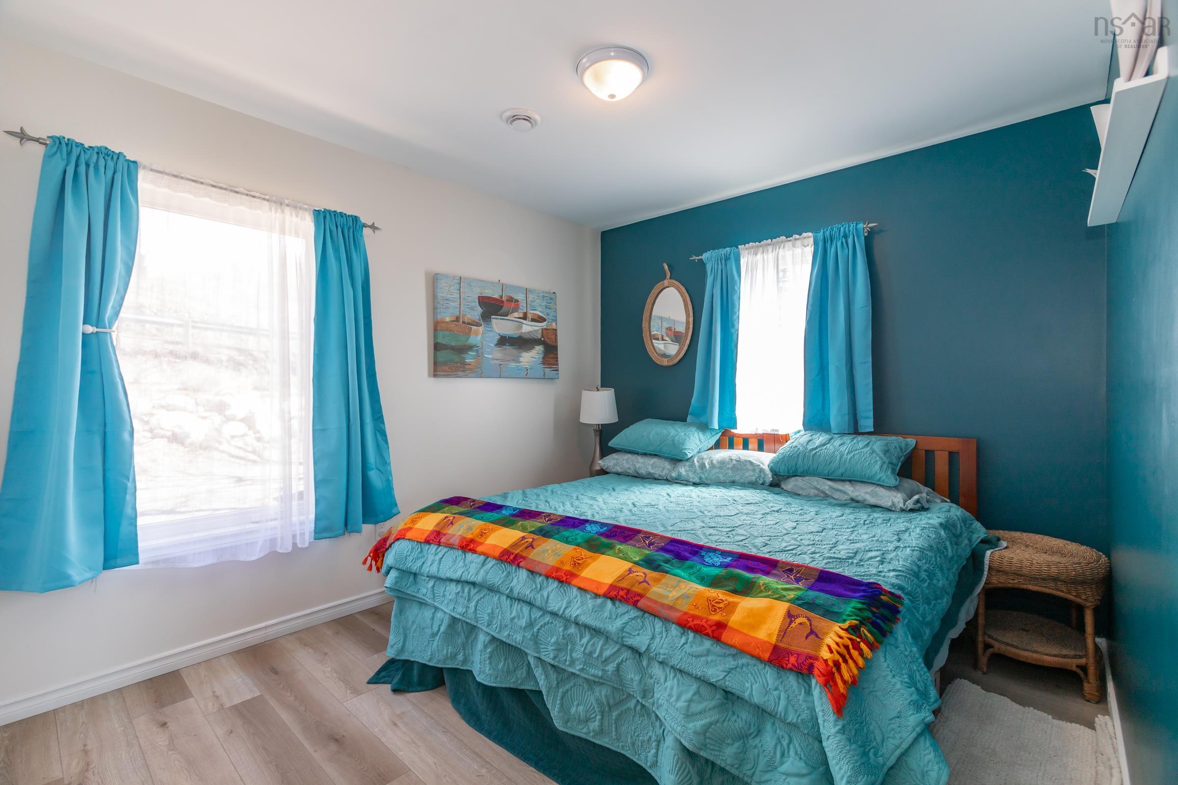 $649,900.00: 608 Granville Road, Victoria Beach
