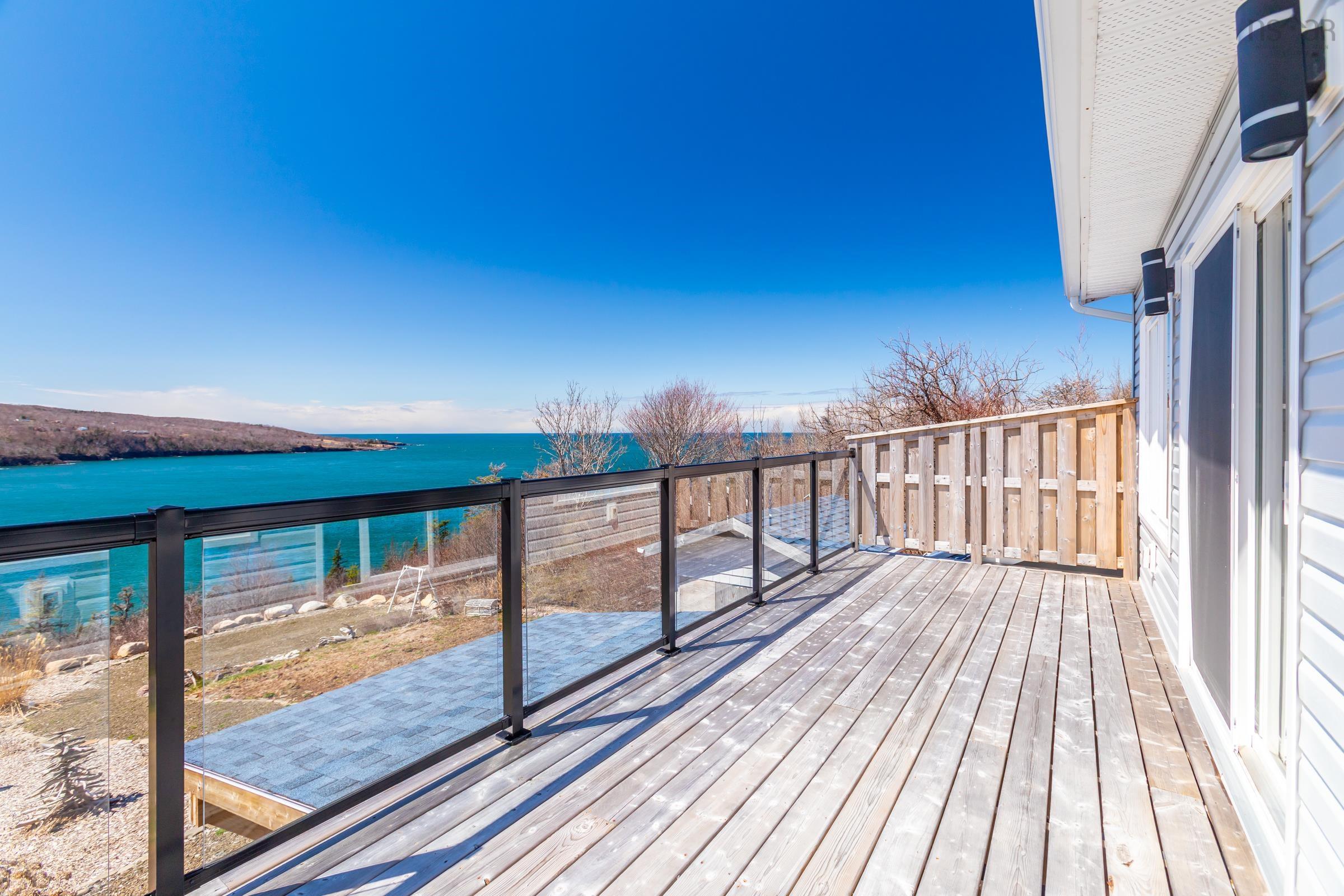 $649,900.00: 608 Granville Road, Victoria Beach