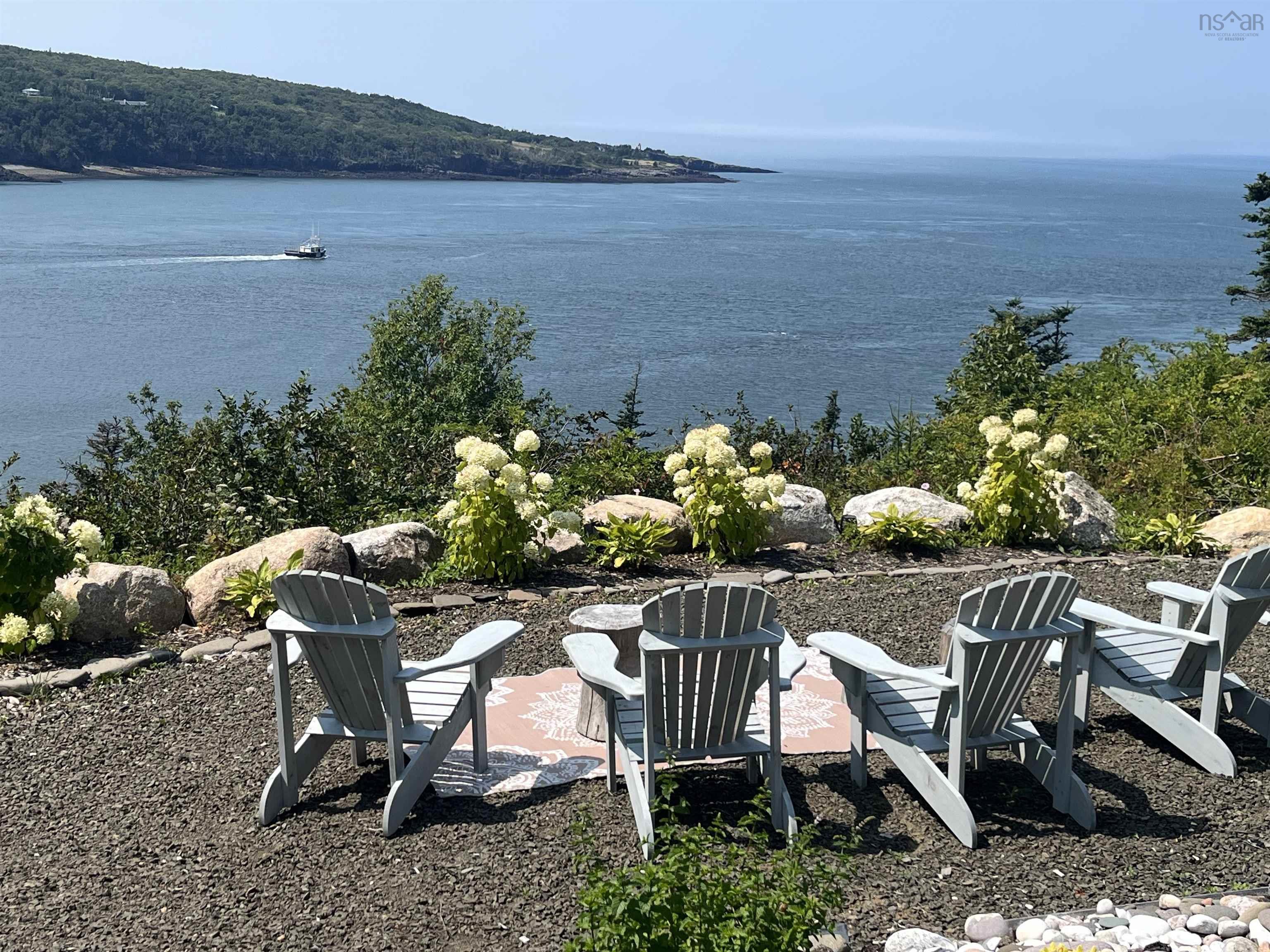 $649,900.00: 608 Granville Road, Victoria Beach
