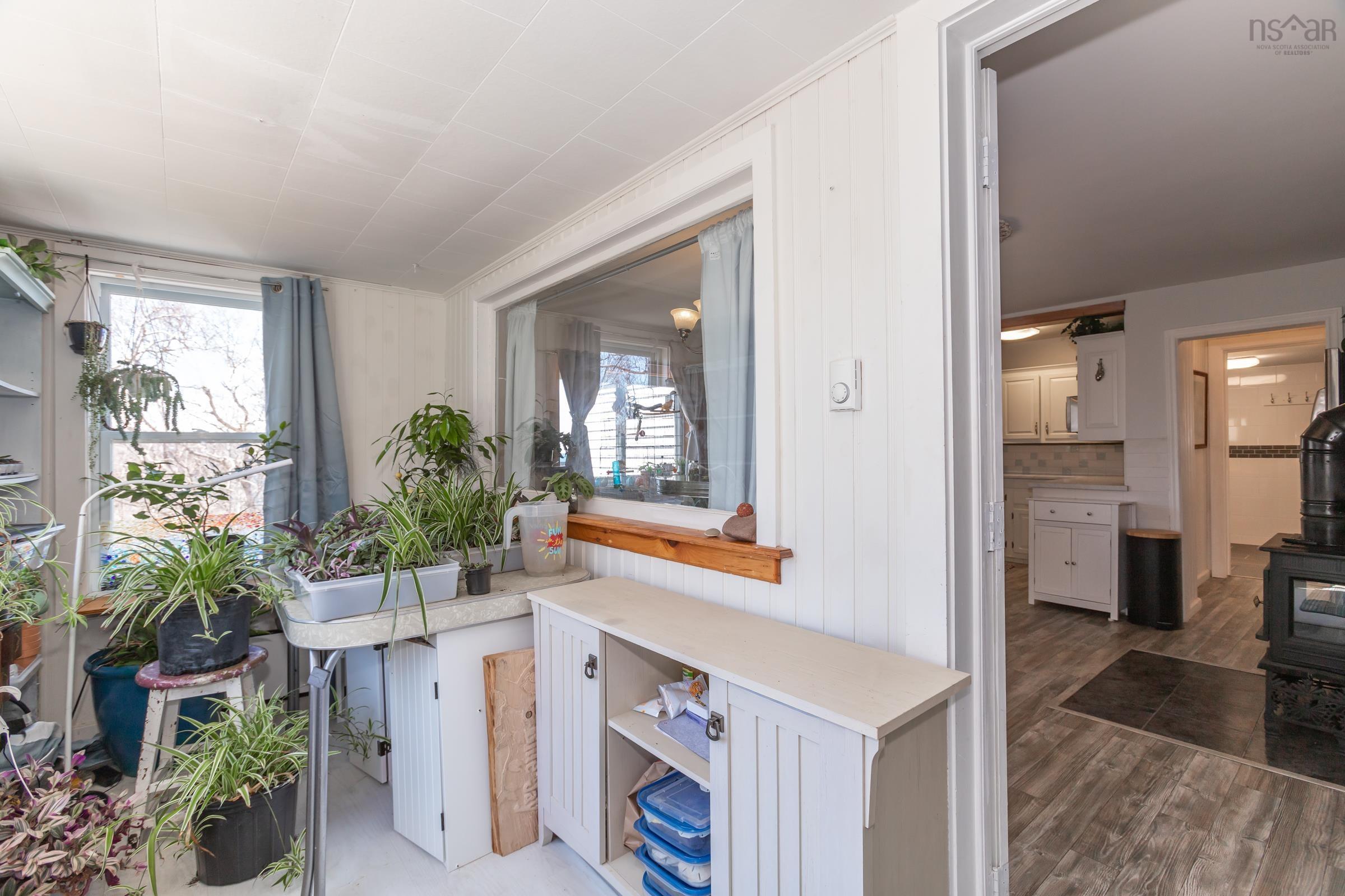 $649,900.00: 608 Granville Road, Victoria Beach