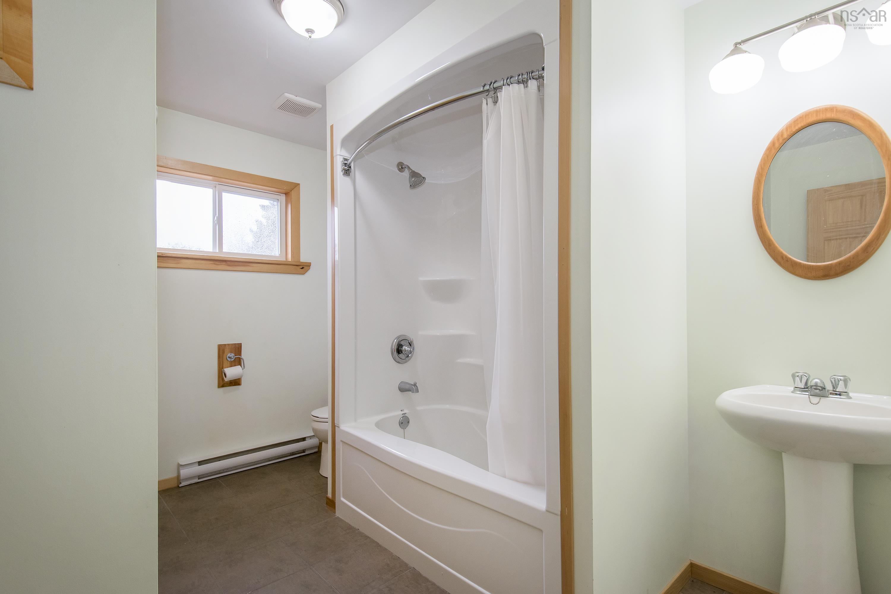 $399,999.00: 3282 359 Highway, Halls Harbour