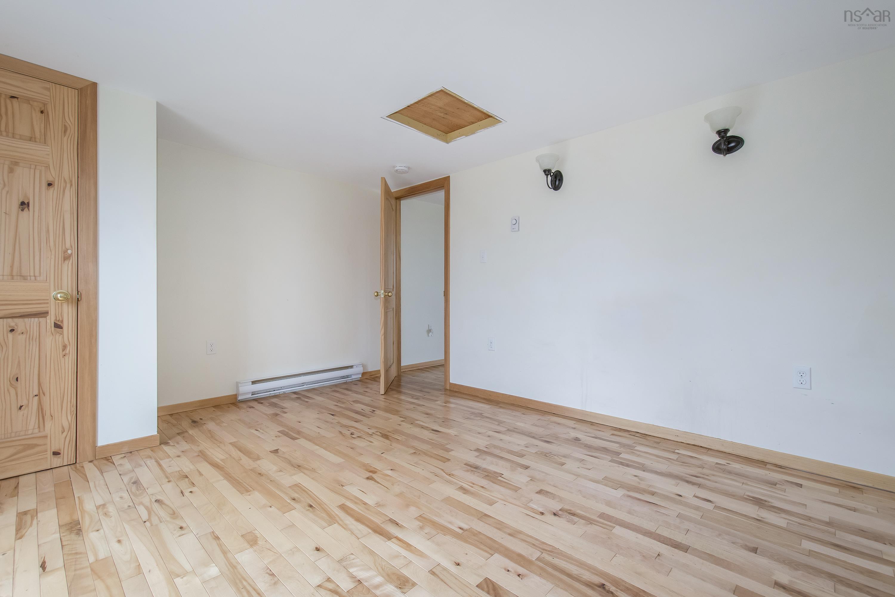 $399,999.00: 3282 359 Highway, Halls Harbour