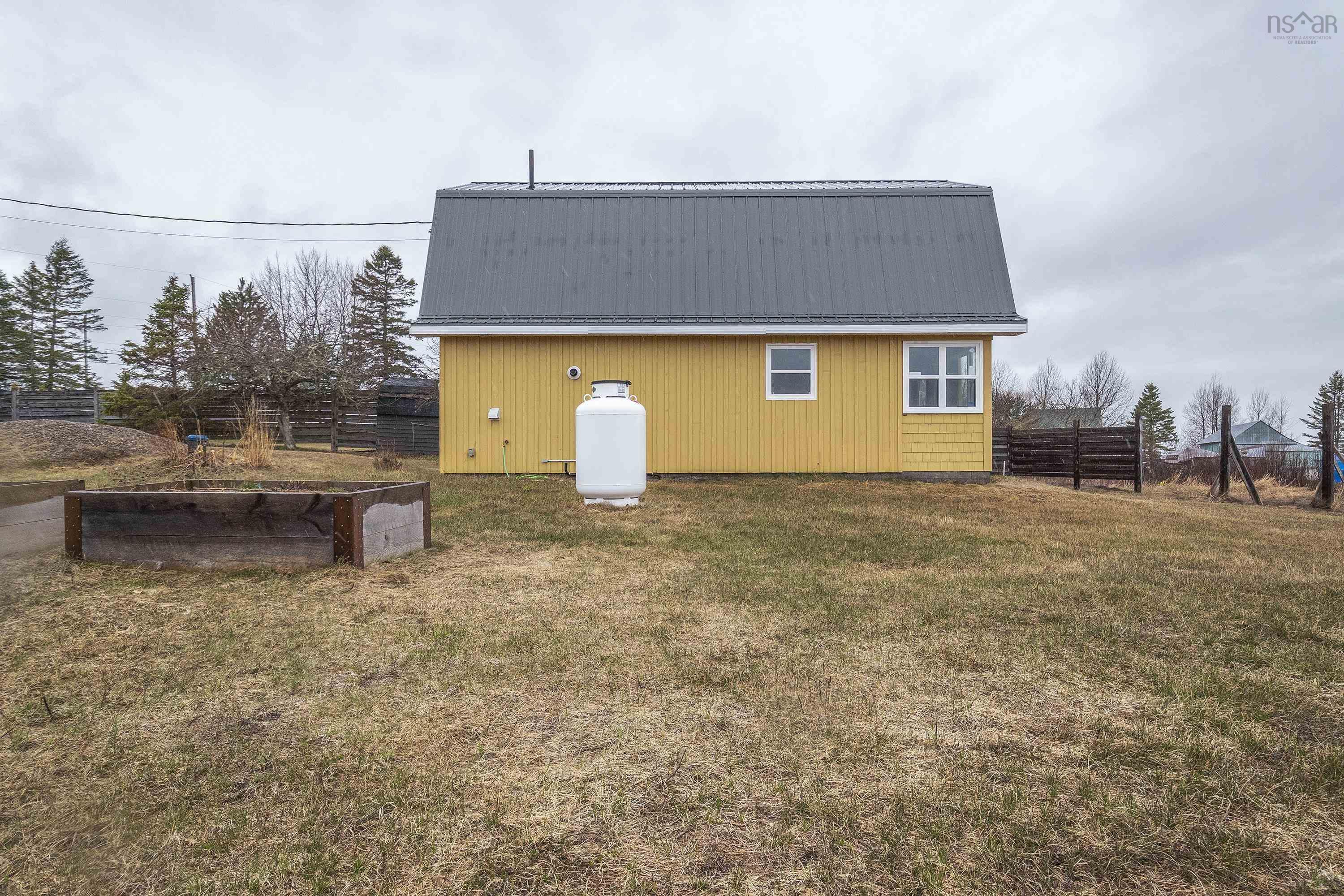 $399,999.00: 3282 359 Highway, Halls Harbour