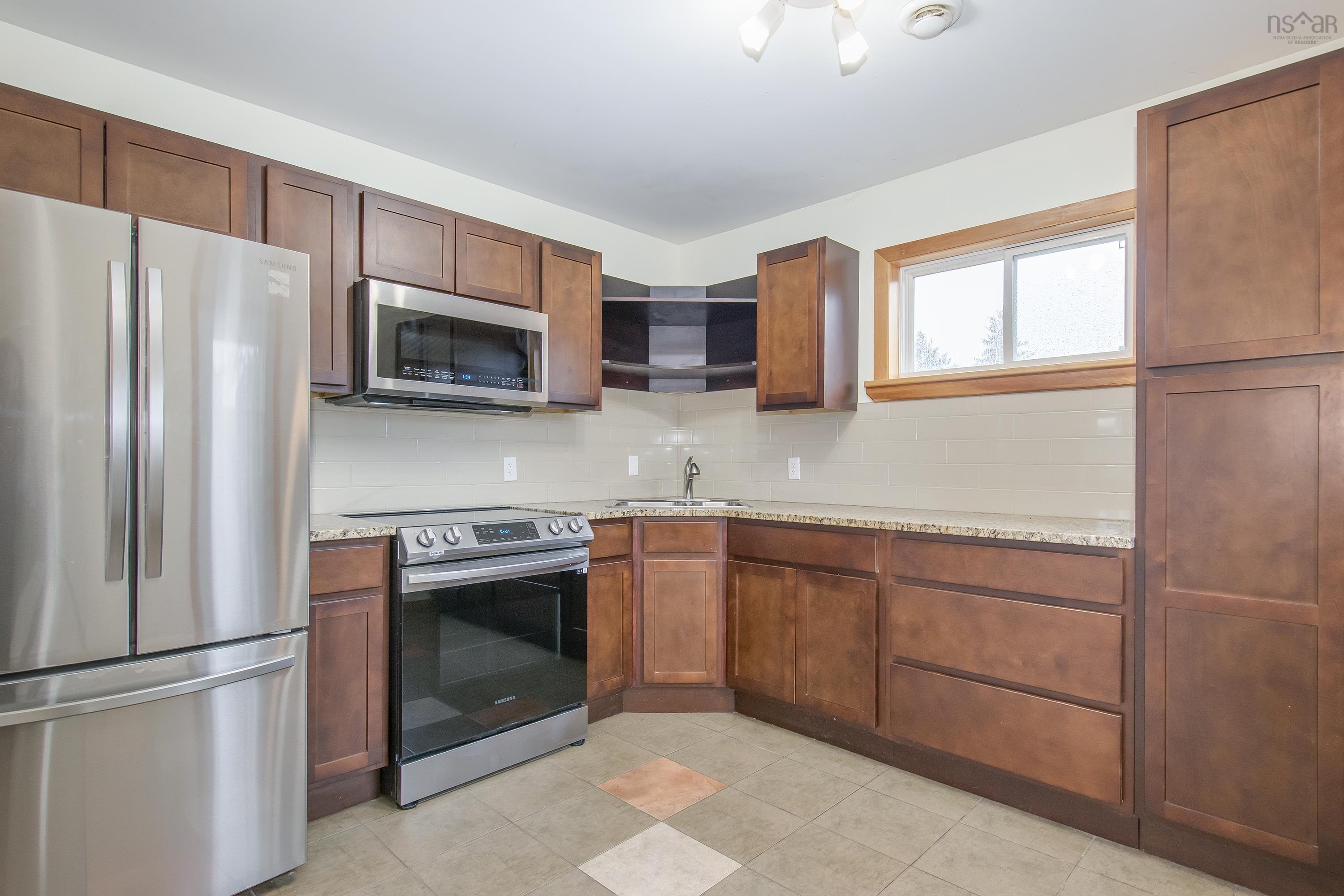 $399,999.00: 3282 359 Highway, Halls Harbour