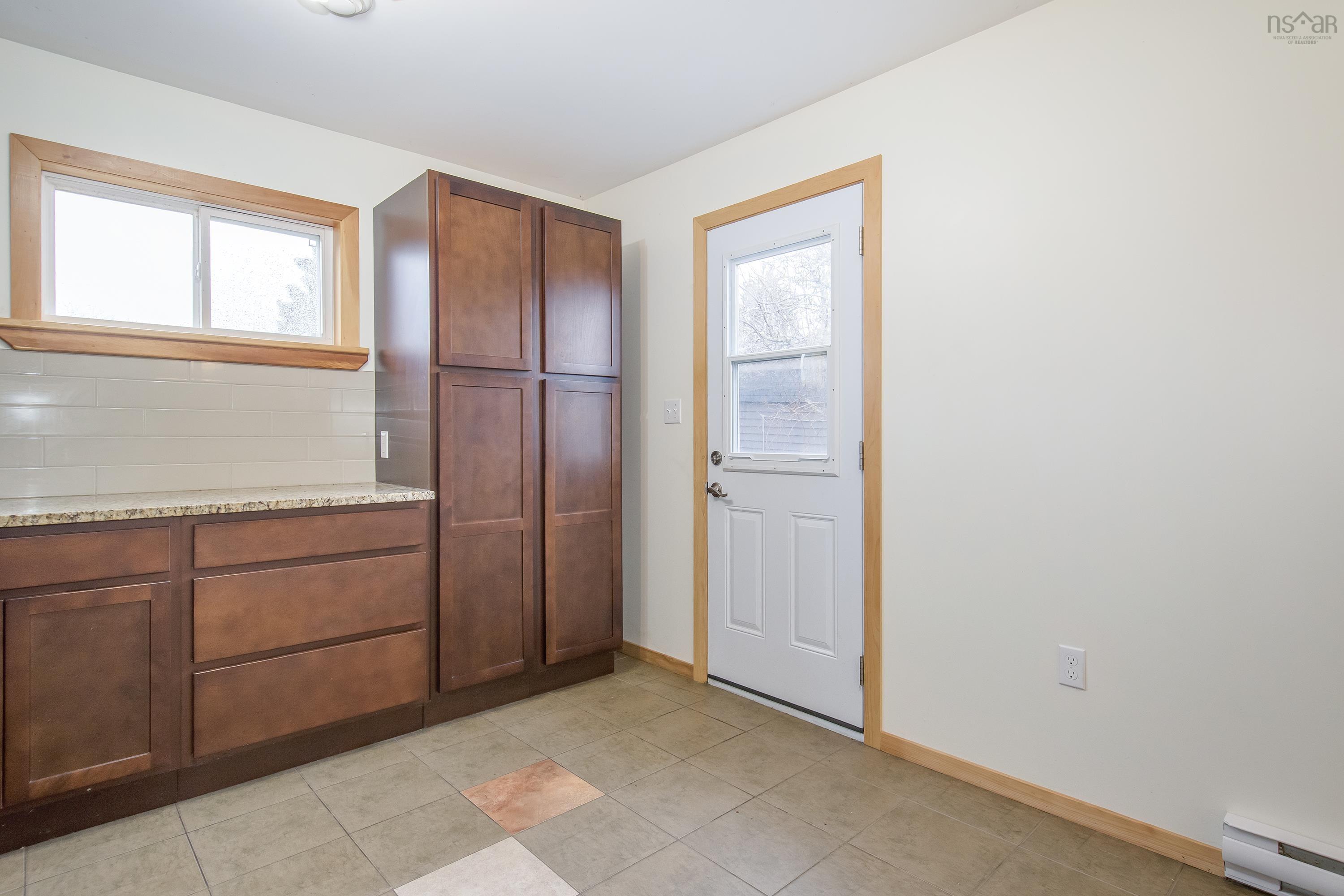 $399,999.00: 3282 359 Highway, Halls Harbour