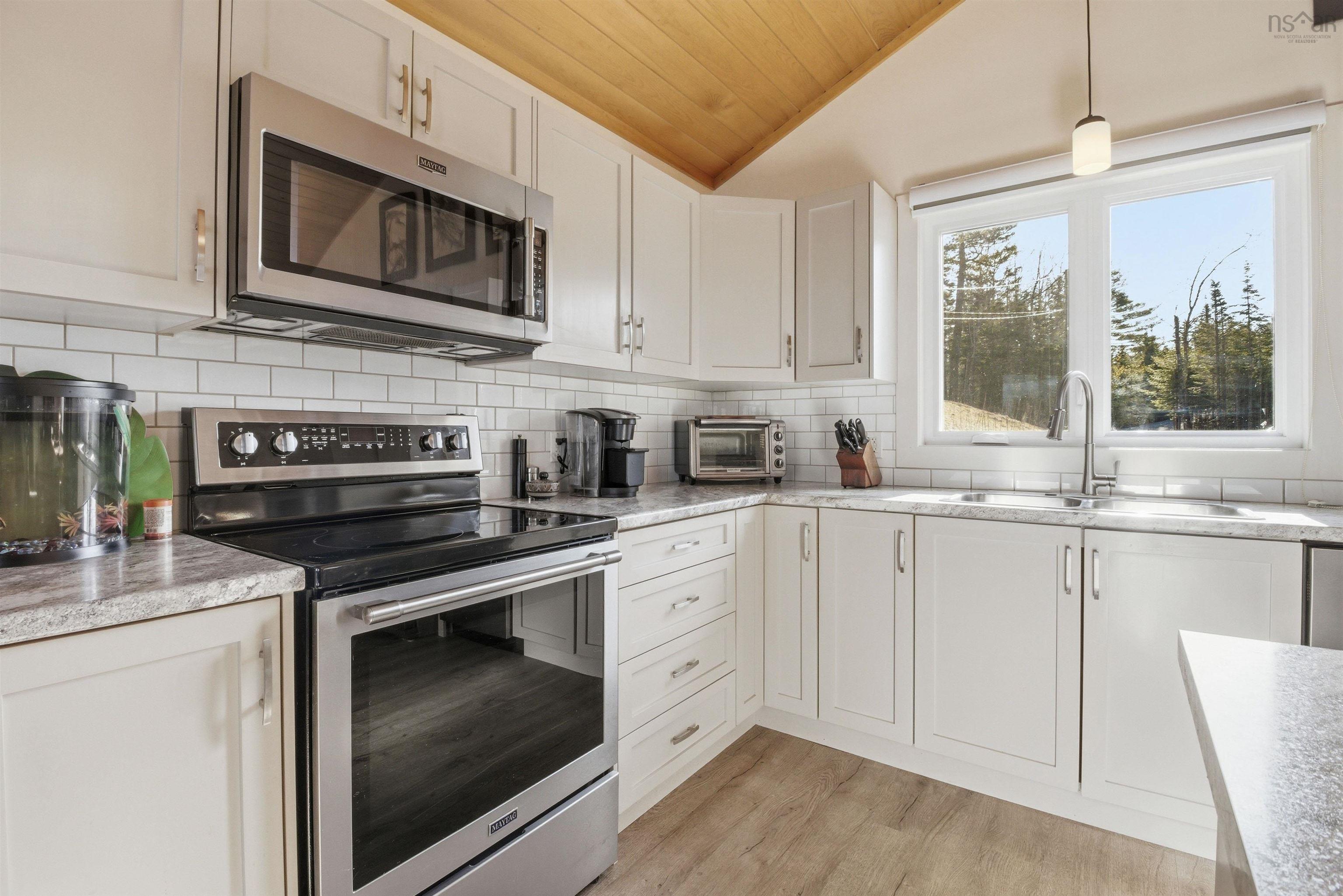 $825,000.00: 253 Meek Arm Trail, East Uniacke