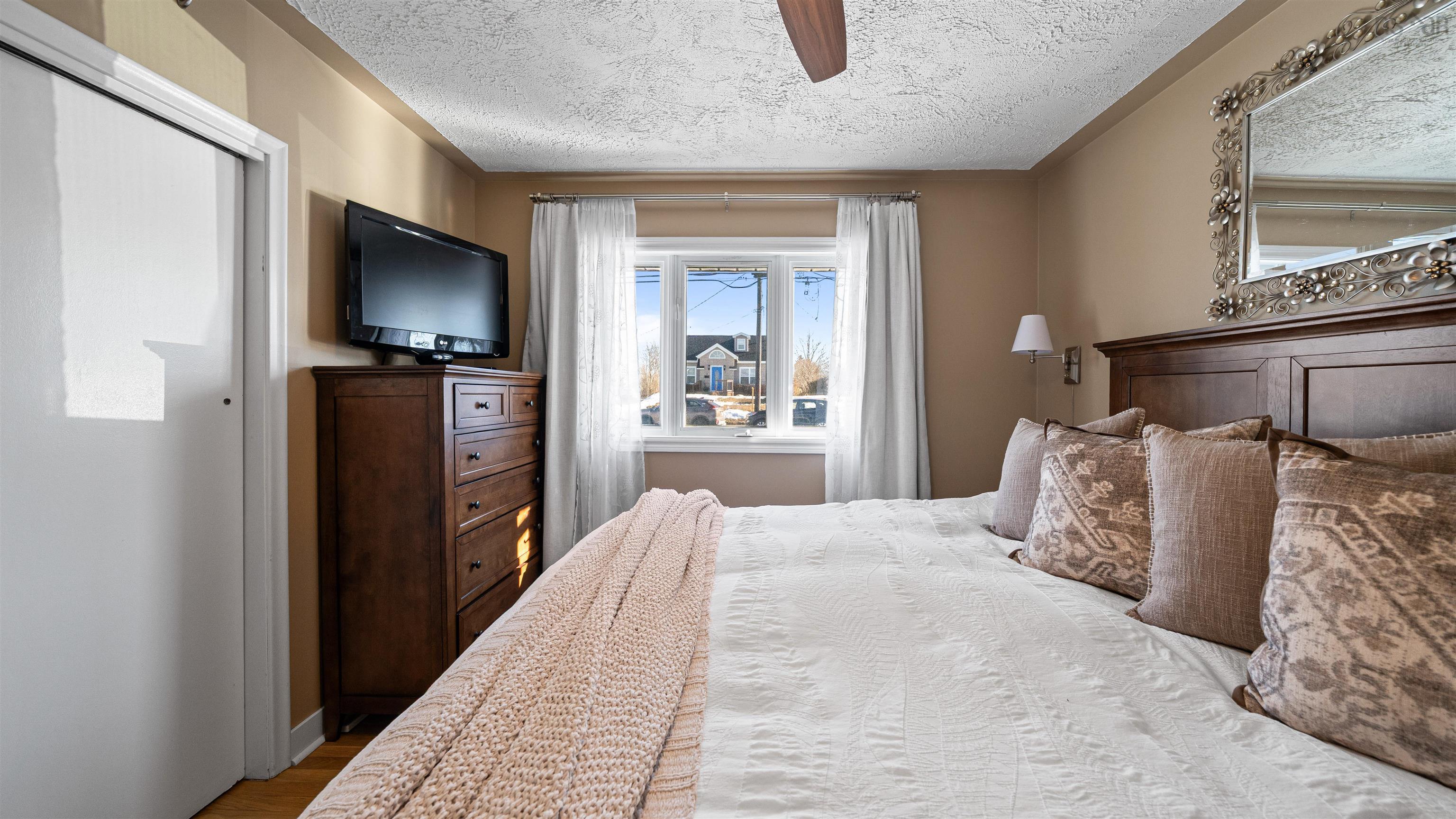 4 and 4a Chestnut Lane, Dartmouth, NS (MLS 202607799)