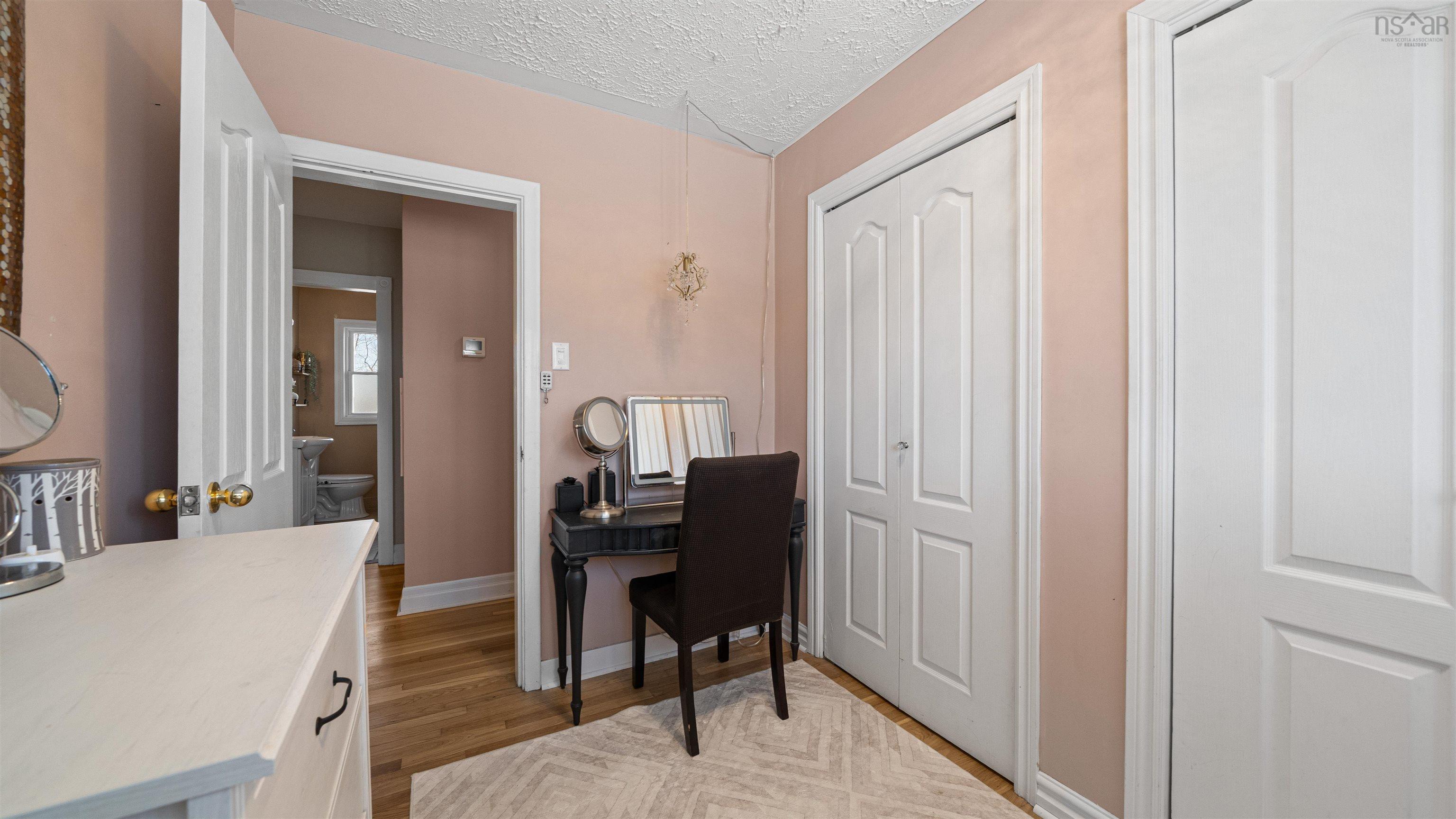 4 and 4a Chestnut Lane, Dartmouth, NS (MLS 202607799)