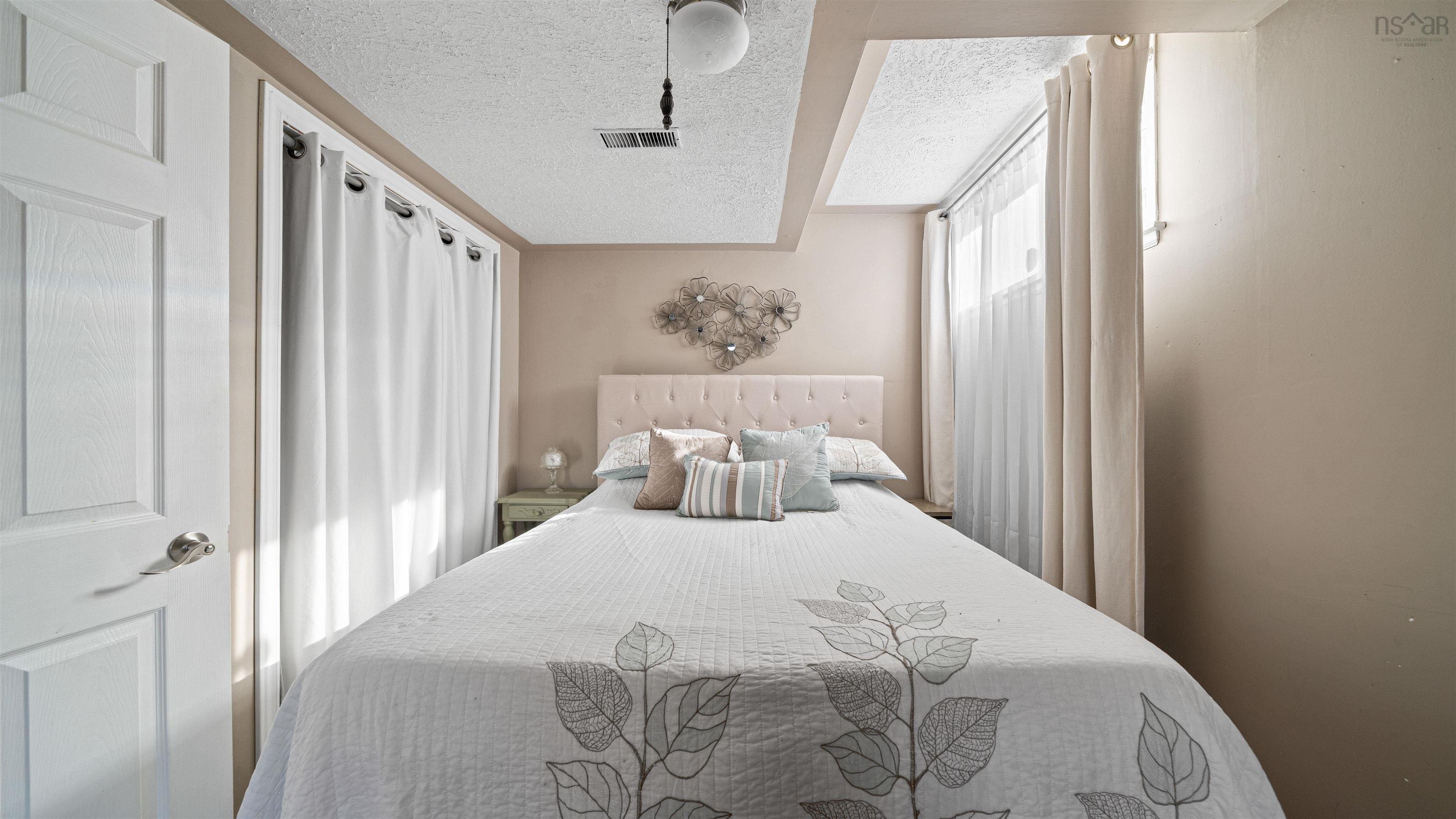 4 and 4a Chestnut Lane, Dartmouth, NS (MLS 202607799)