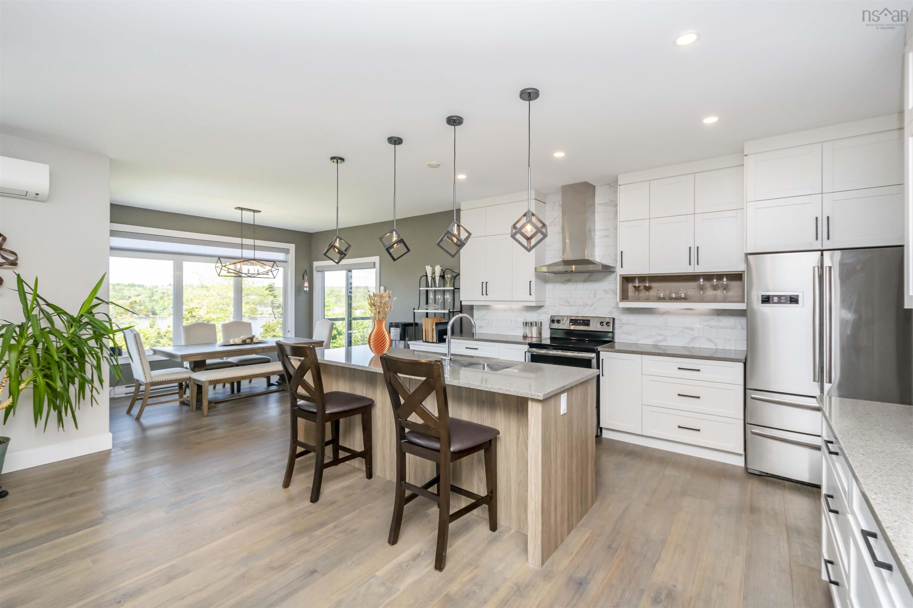 $1,299,999.00: 122 Hargrove Lane, Whites Lake