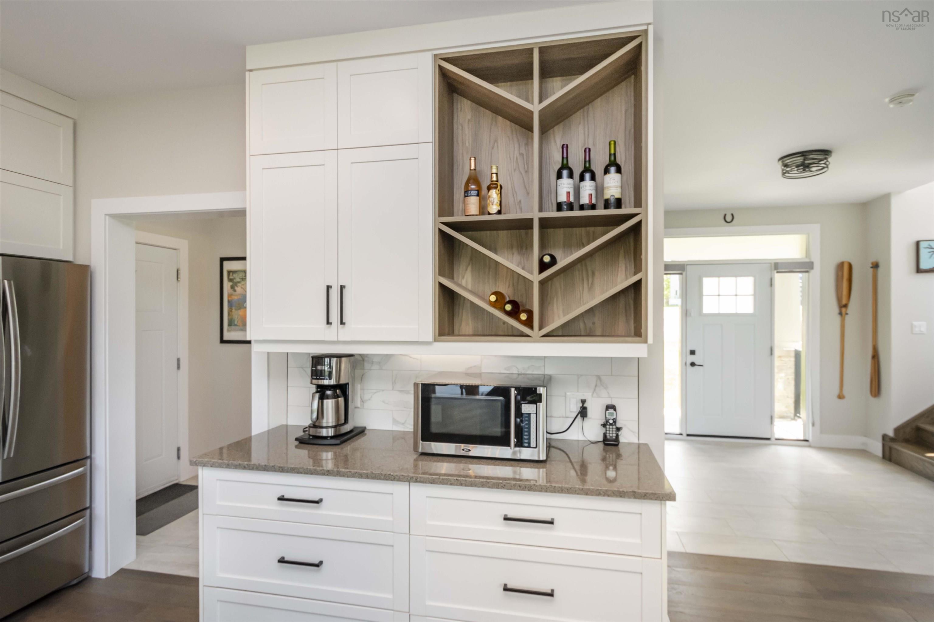 $1,299,999.00: 122 Hargrove Lane, Whites Lake