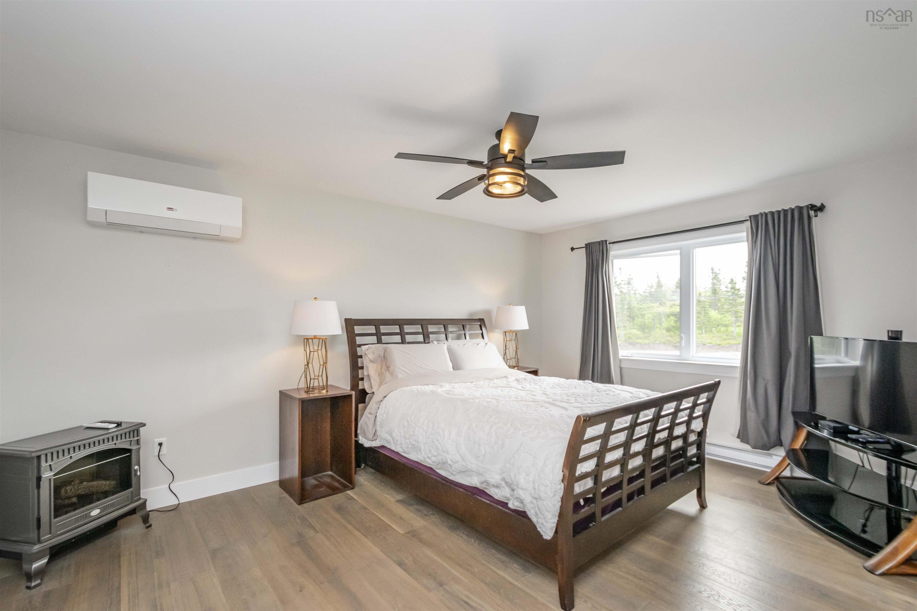 $1,299,999.00: 122 Hargrove Lane, Whites Lake