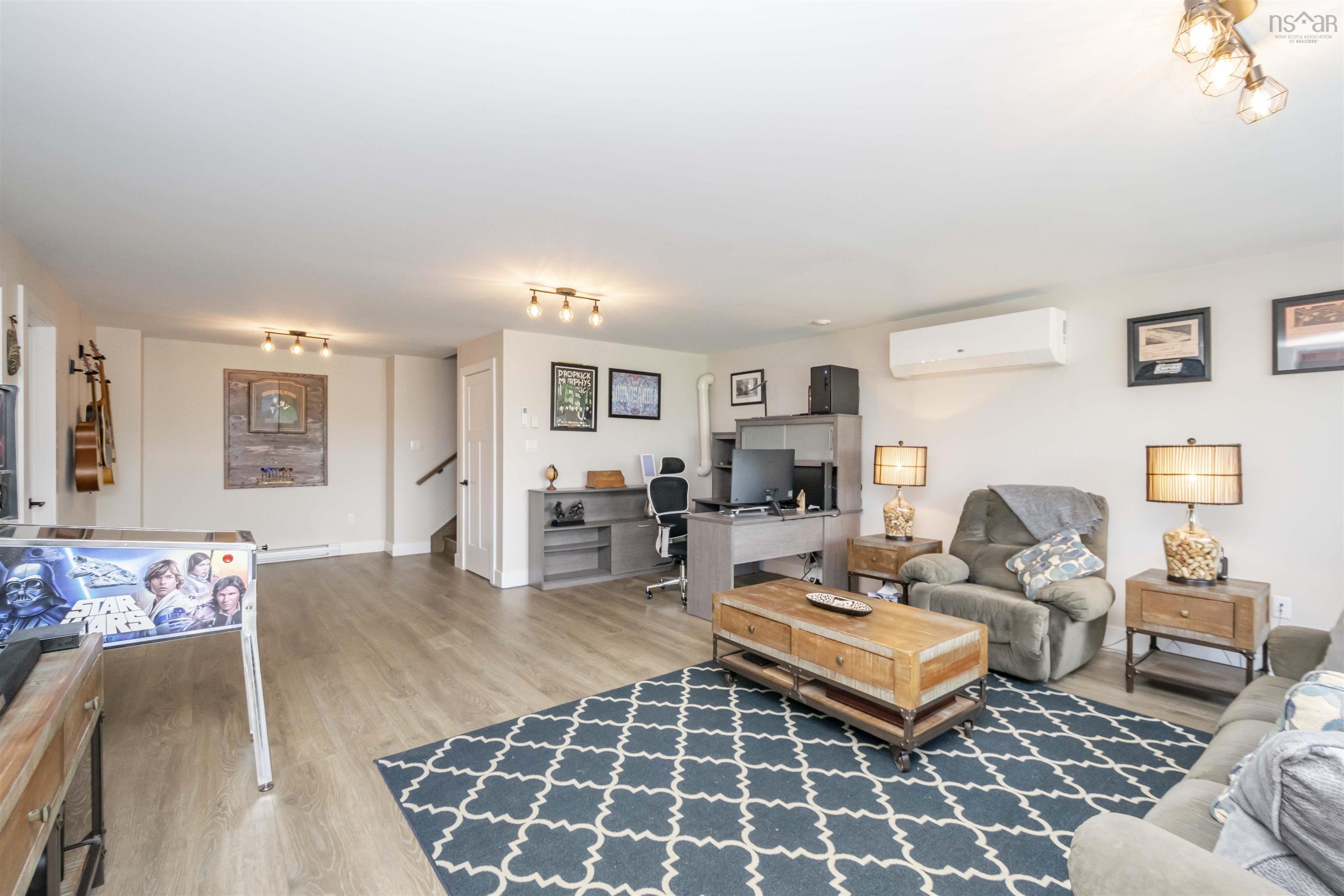 $1,299,999.00: 122 Hargrove Lane, Whites Lake