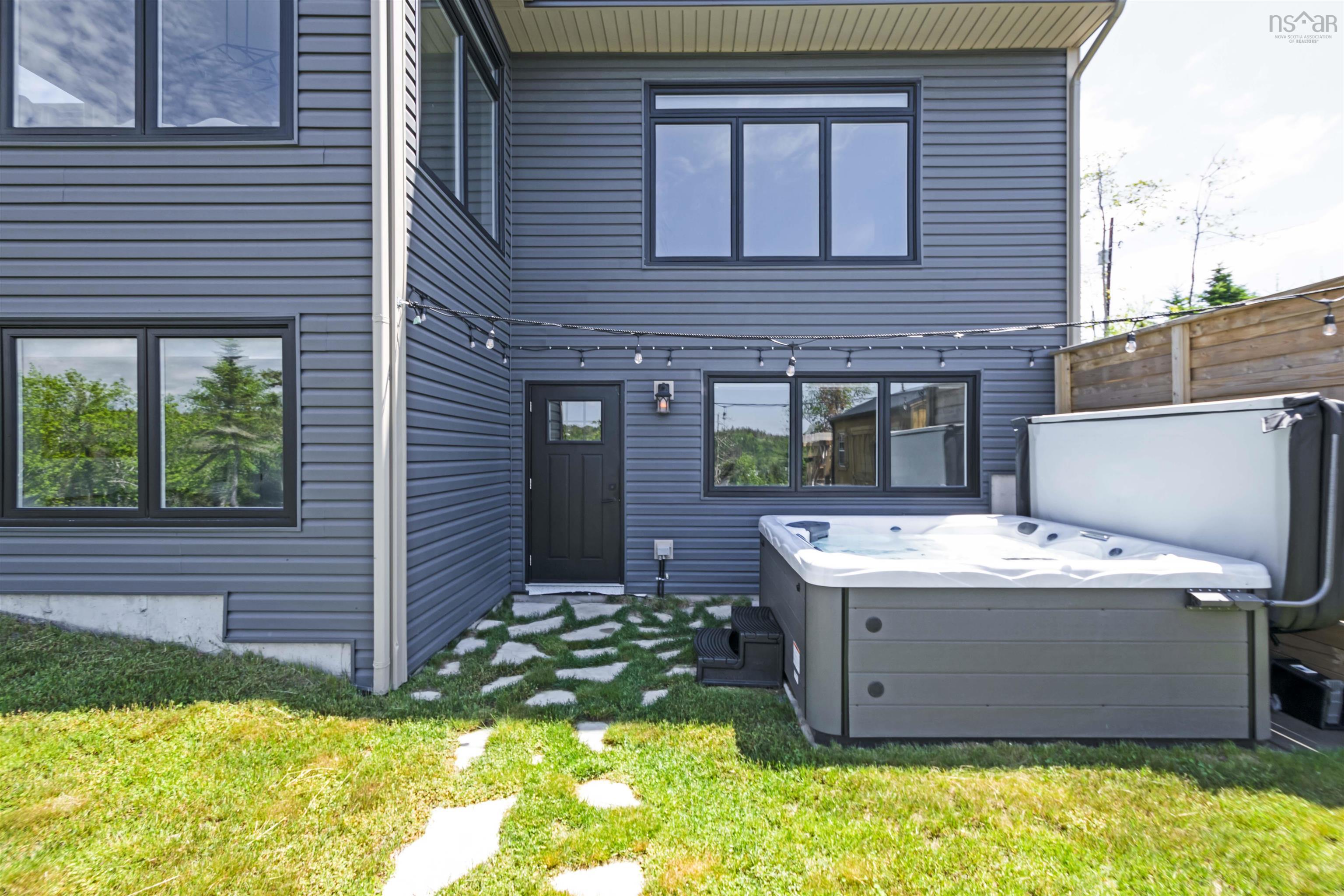 $1,299,999.00: 122 Hargrove Lane, Whites Lake