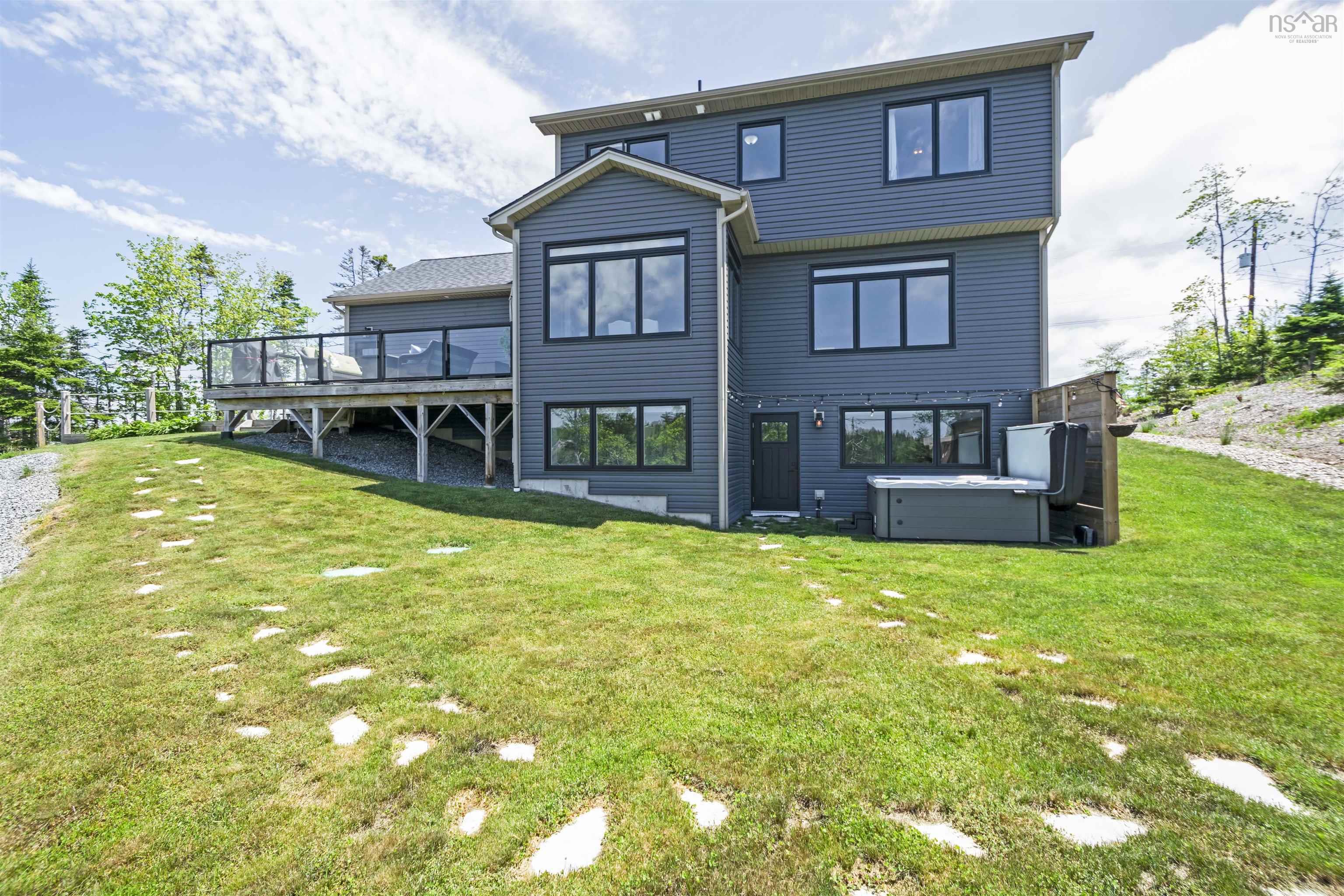 $1,299,999.00: 122 Hargrove Lane, Whites Lake