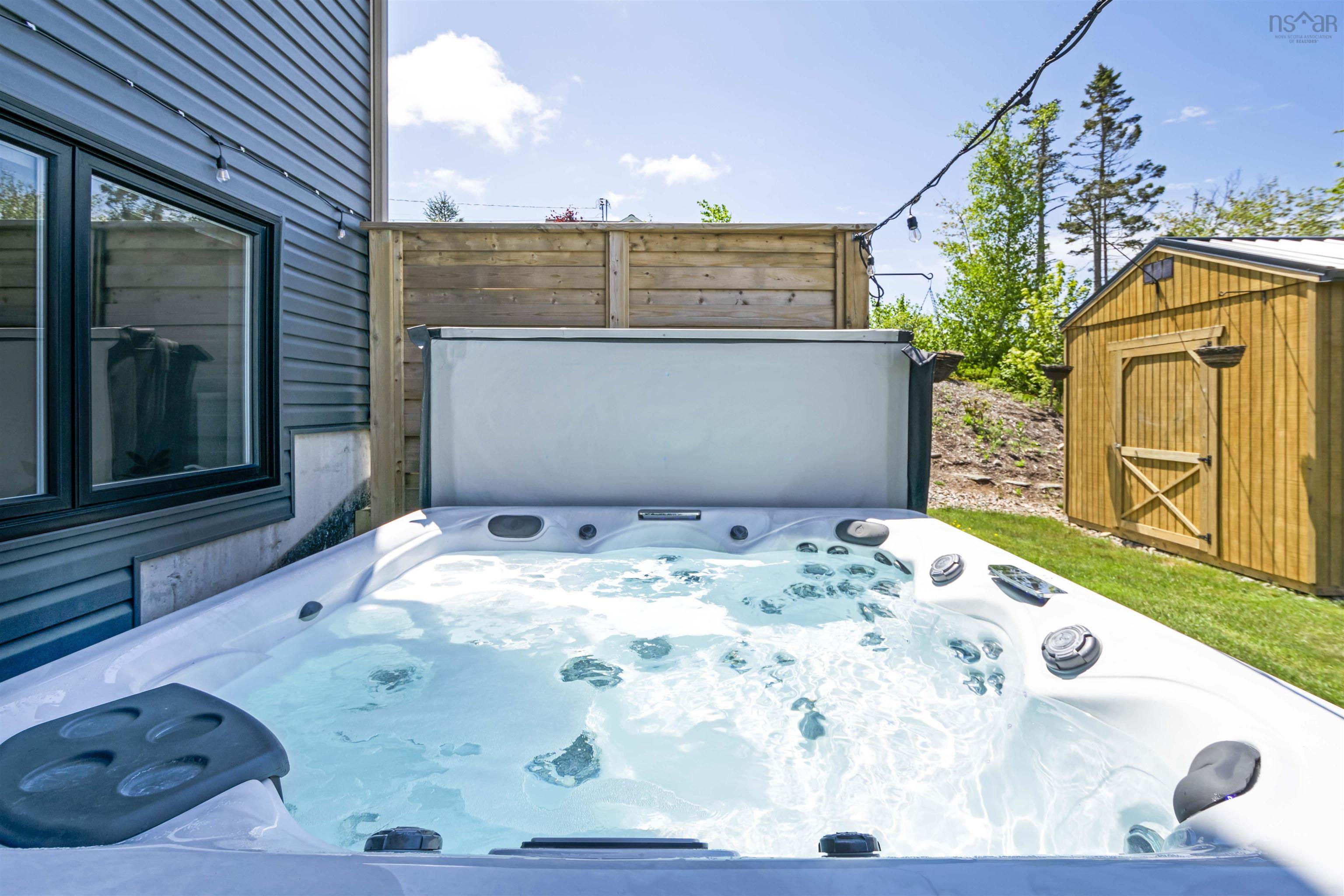 $1,299,999.00: 122 Hargrove Lane, Whites Lake