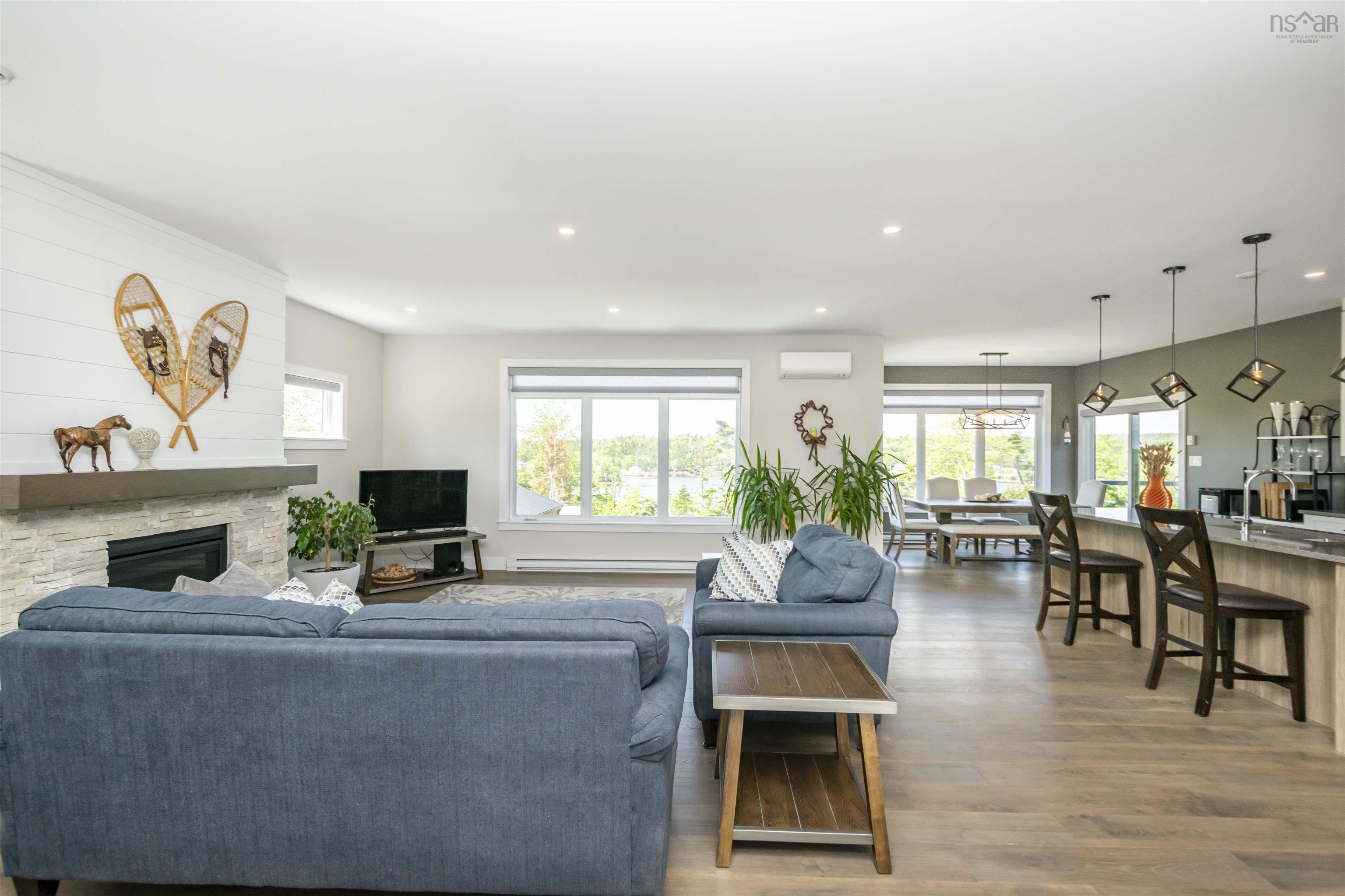 $1,299,999.00: 122 Hargrove Lane, Whites Lake