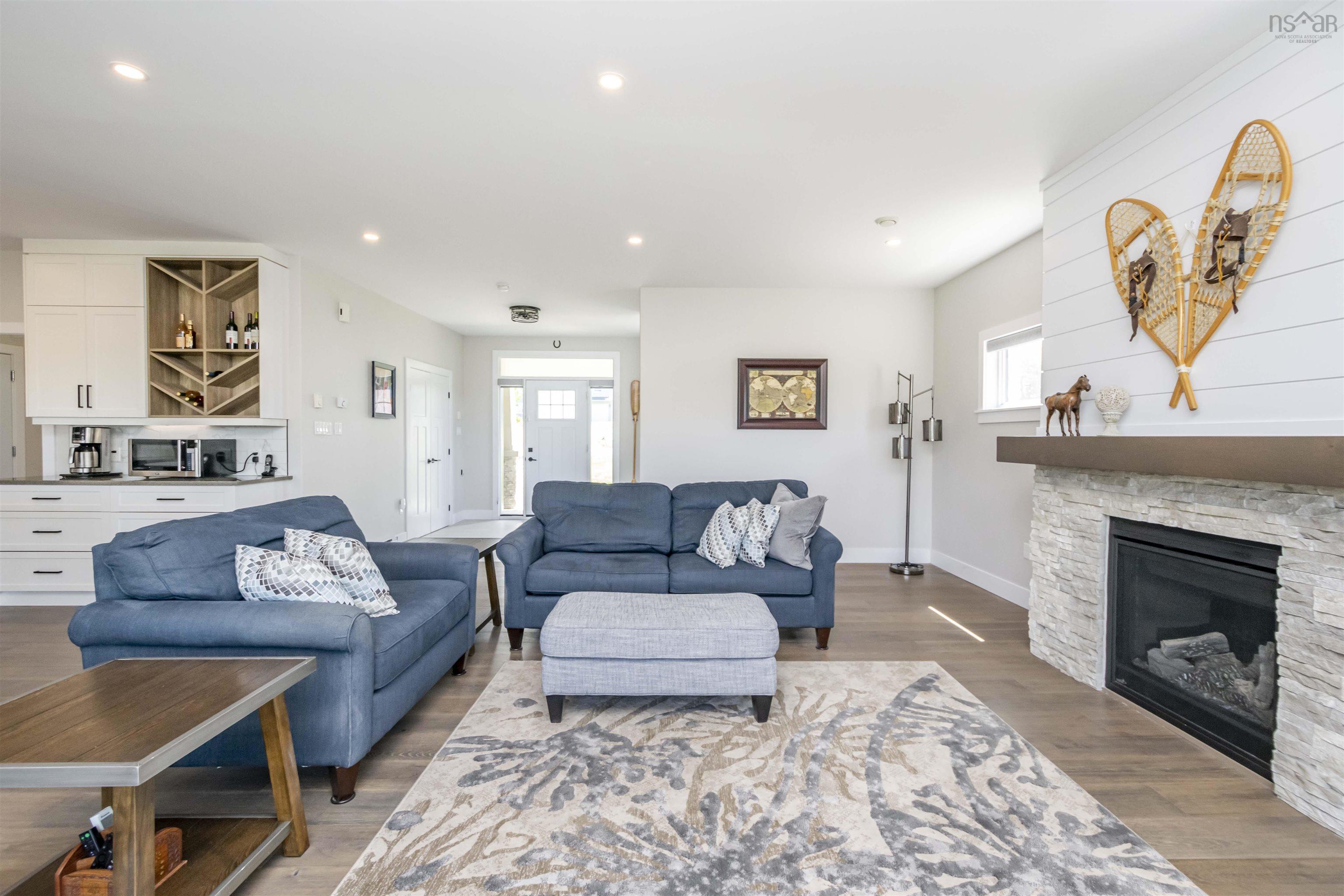 $1,299,999.00: 122 Hargrove Lane, Whites Lake