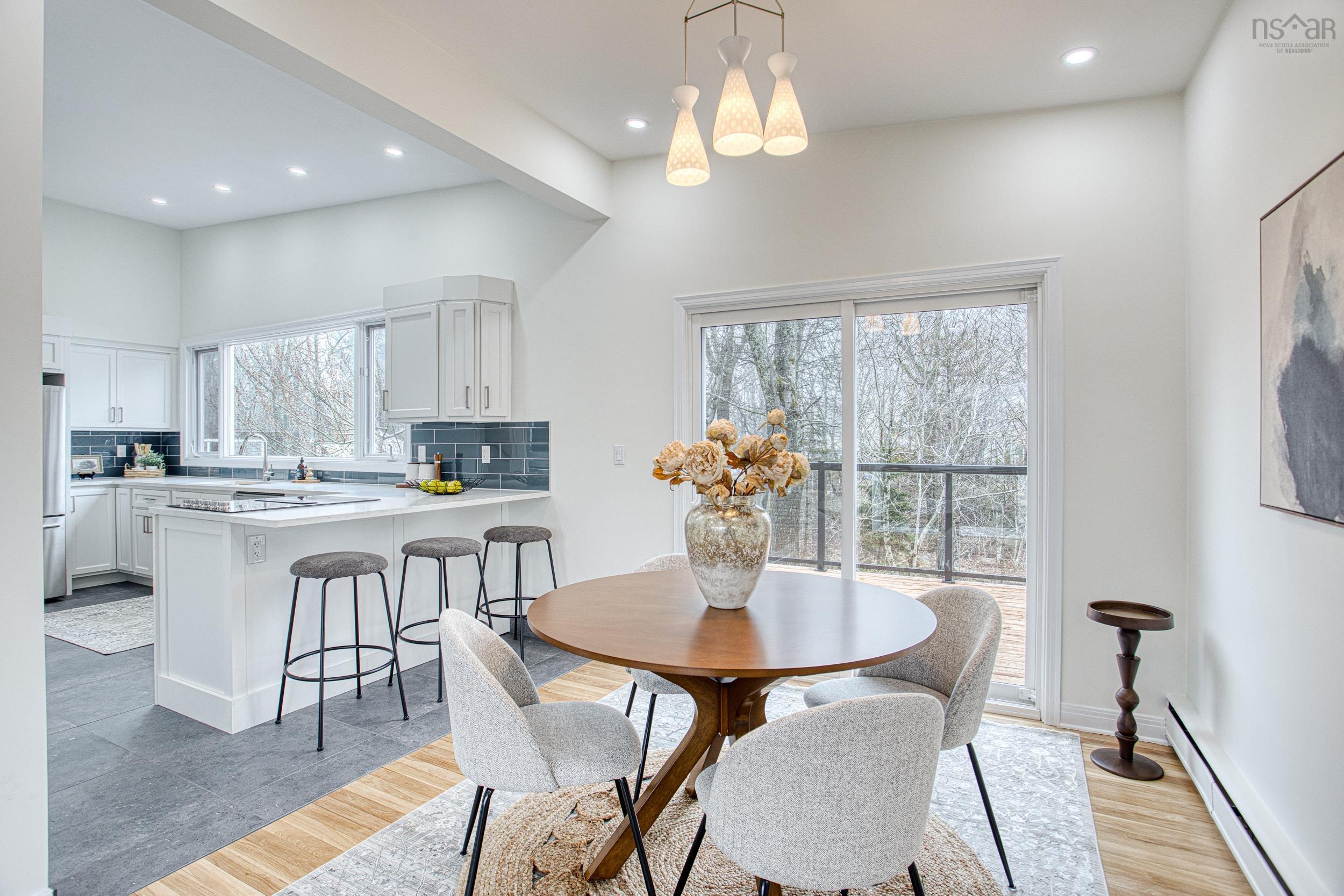 $879,000.00: 9 Crestview Drive, Halifax