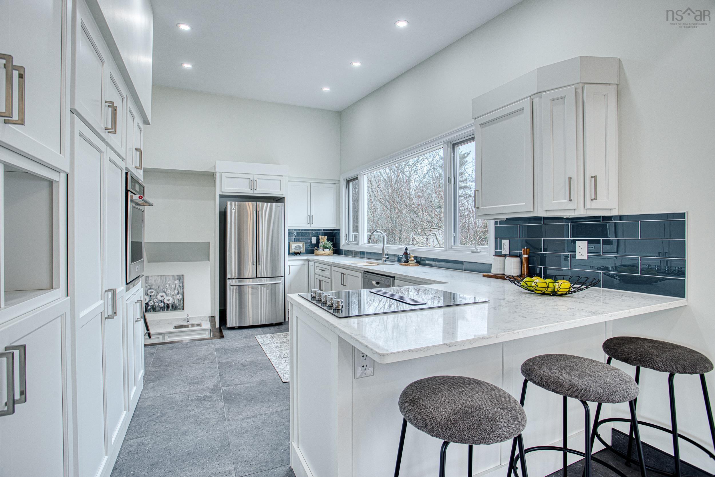 $879,000.00: 9 Crestview Drive, Halifax