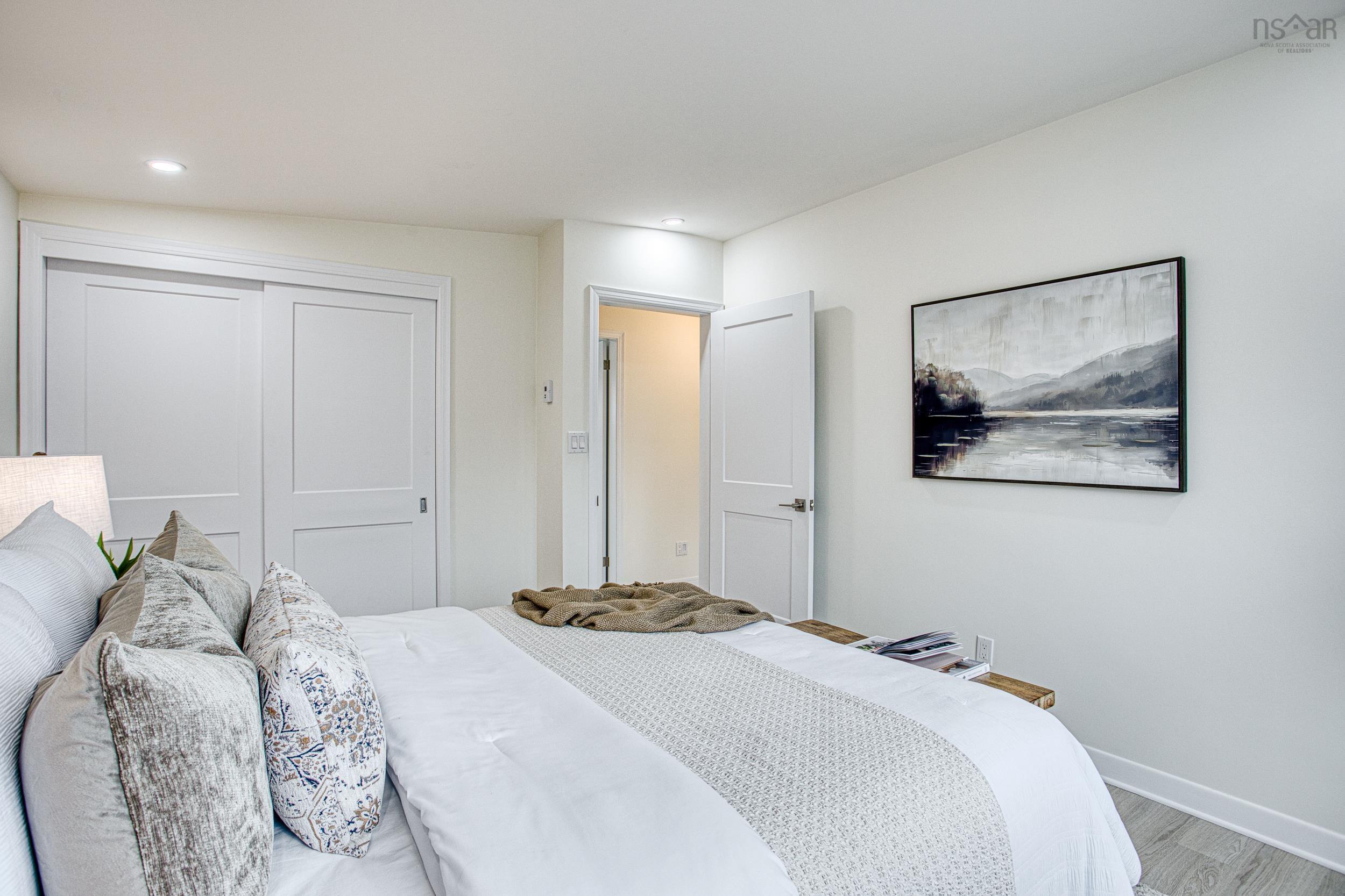 $879,000.00: 9 Crestview Drive, Halifax