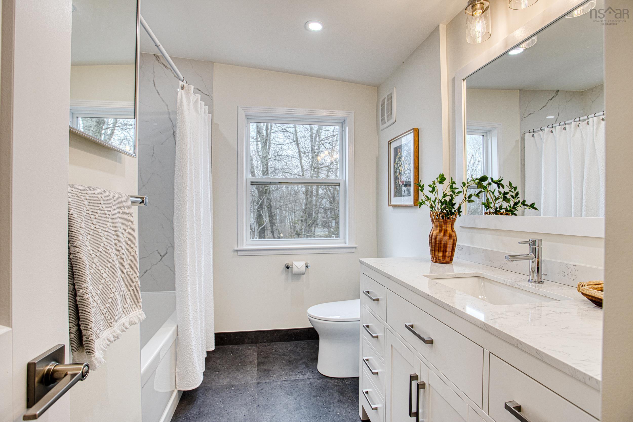 $879,000.00: 9 Crestview Drive, Halifax