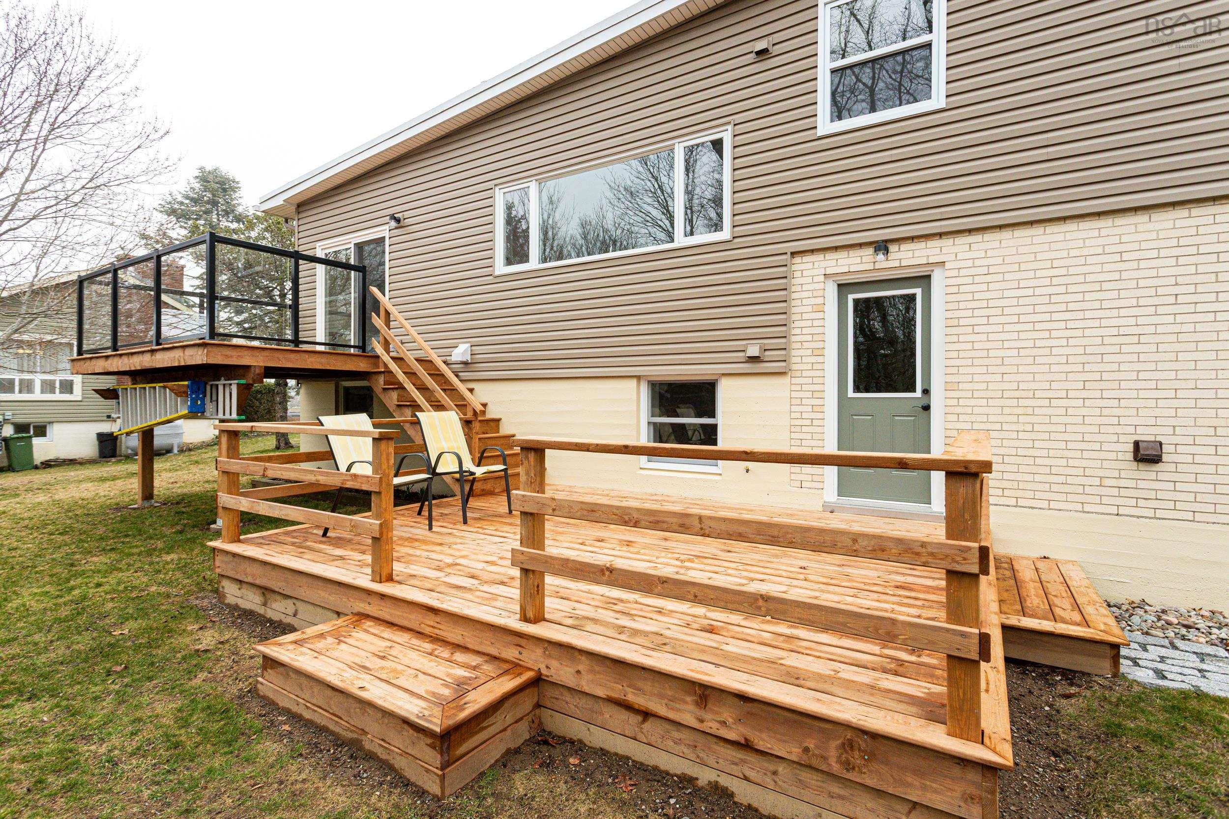 $879,000.00: 9 Crestview Drive, Halifax