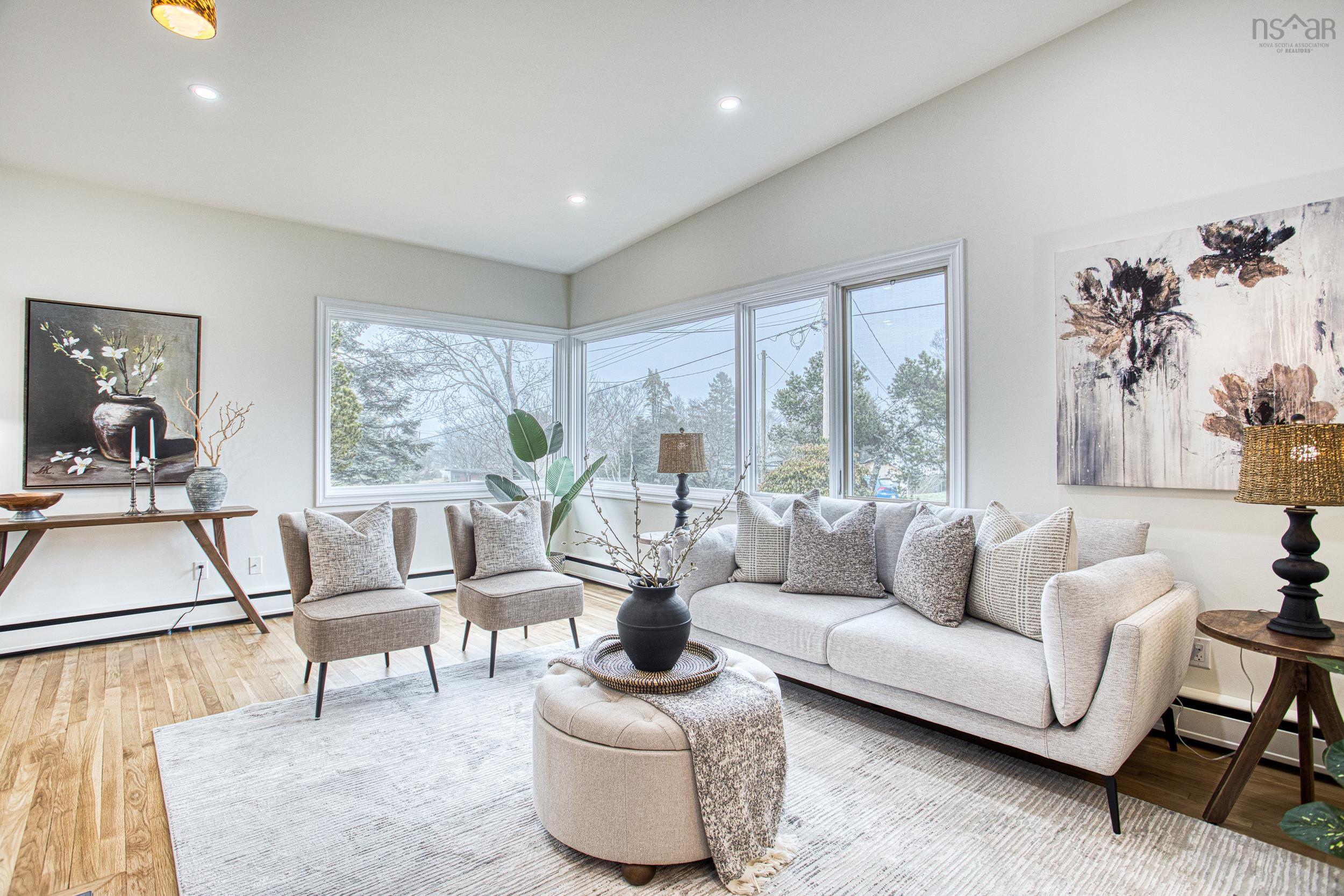 $879,000.00: 9 Crestview Drive, Halifax