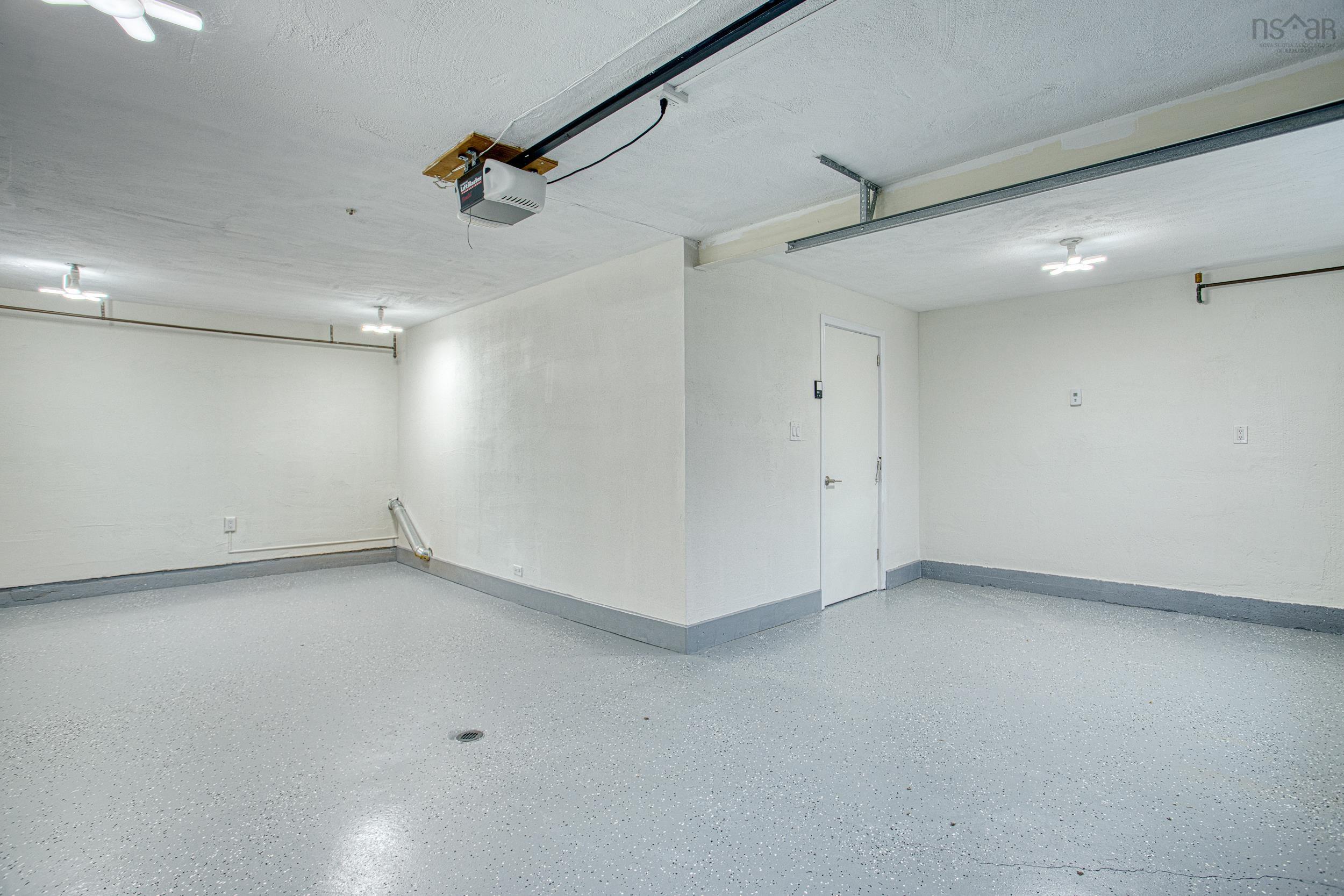 $879,000.00: 9 Crestview Drive, Halifax