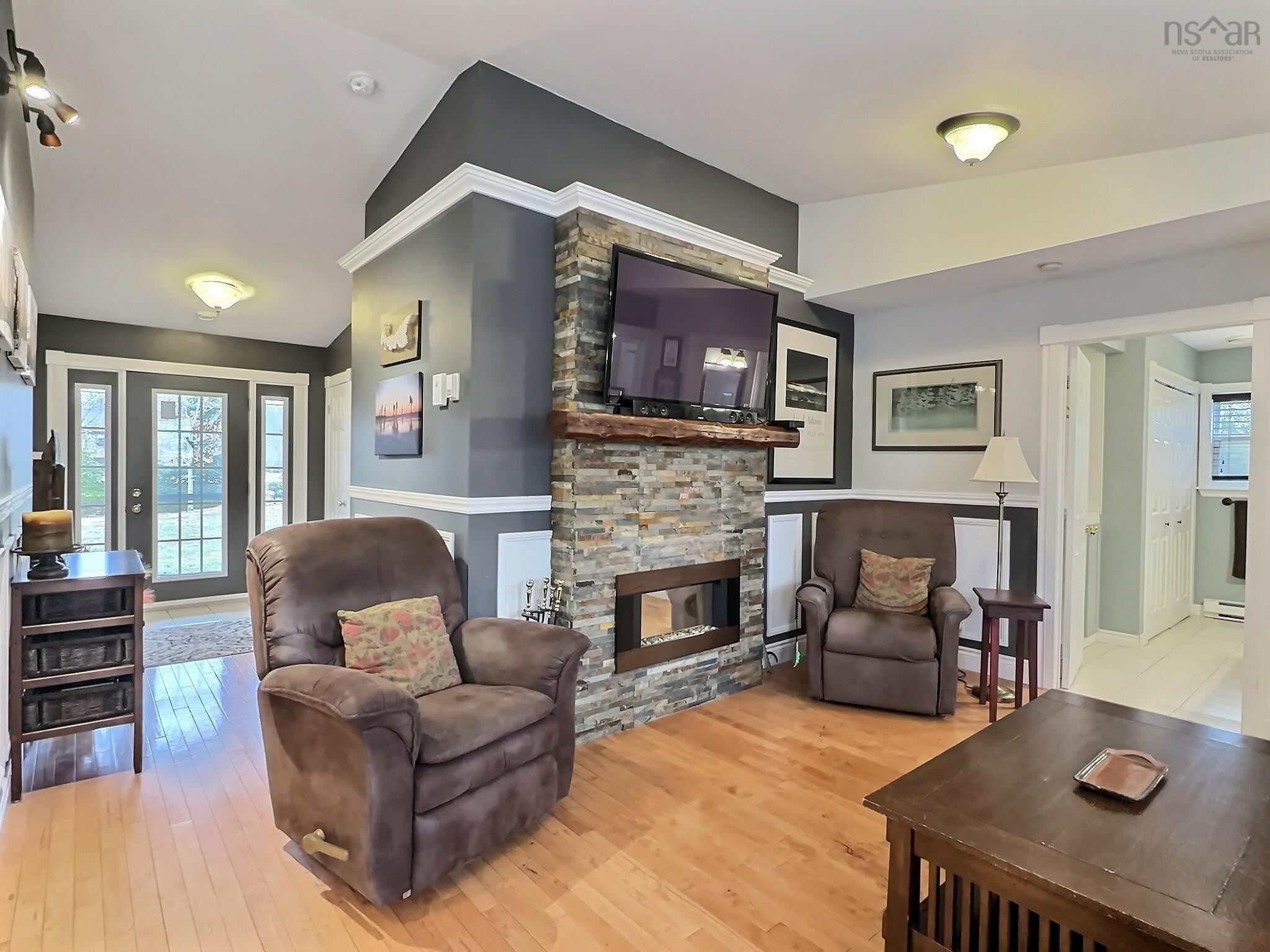 $425,000.00: 10758 2 Highway, Masstown