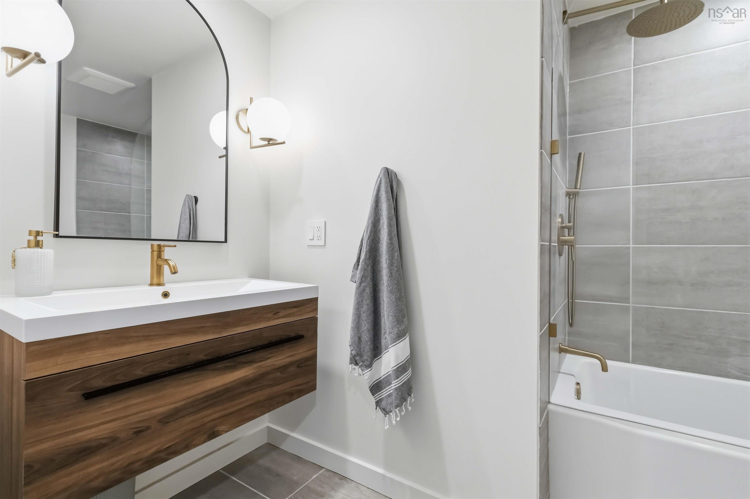 $585,000.00: 87 Mount Pleasant Road, West Lahave