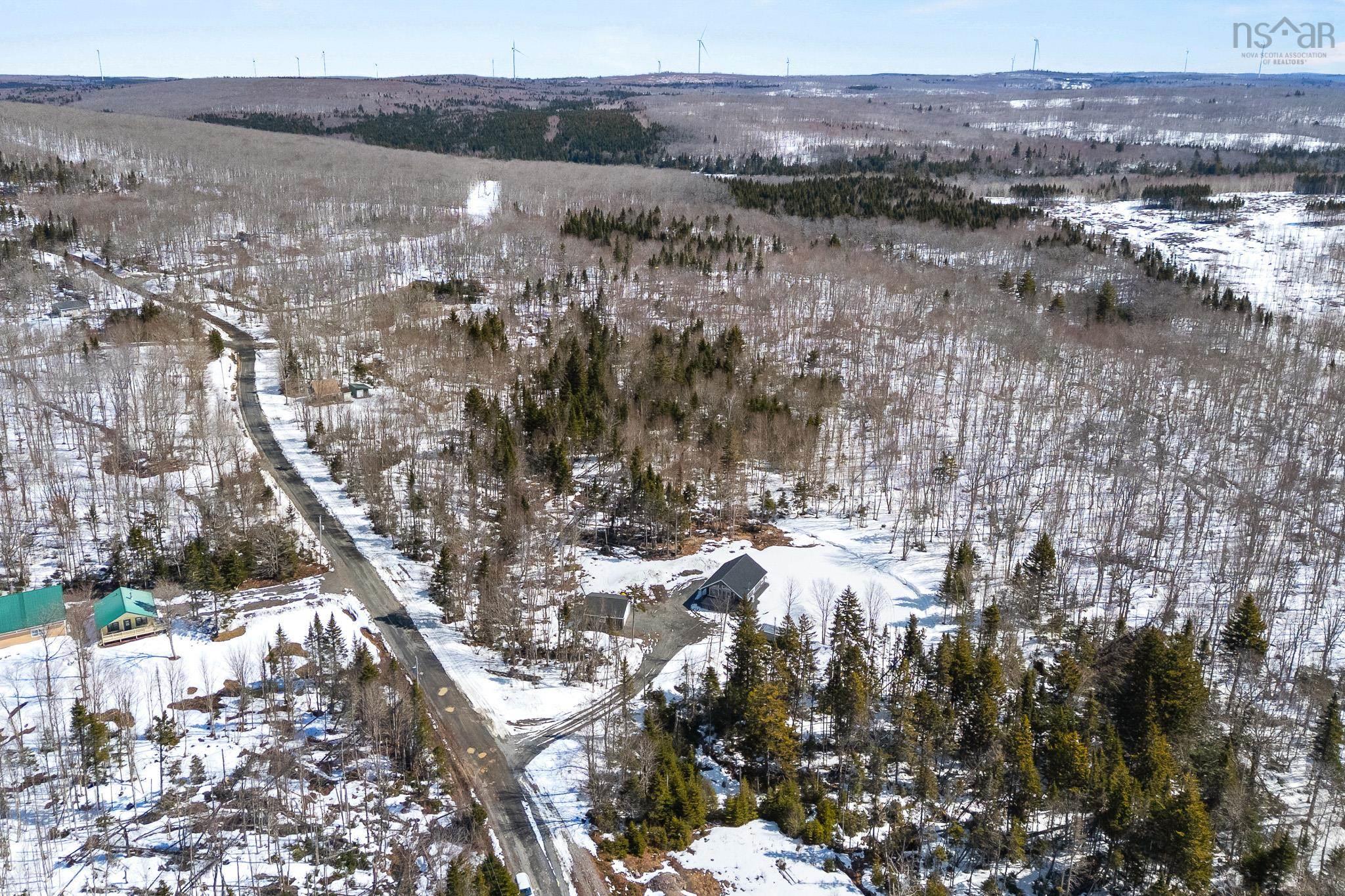 $525,000.00: 162 North End Road, Sutherland Lake