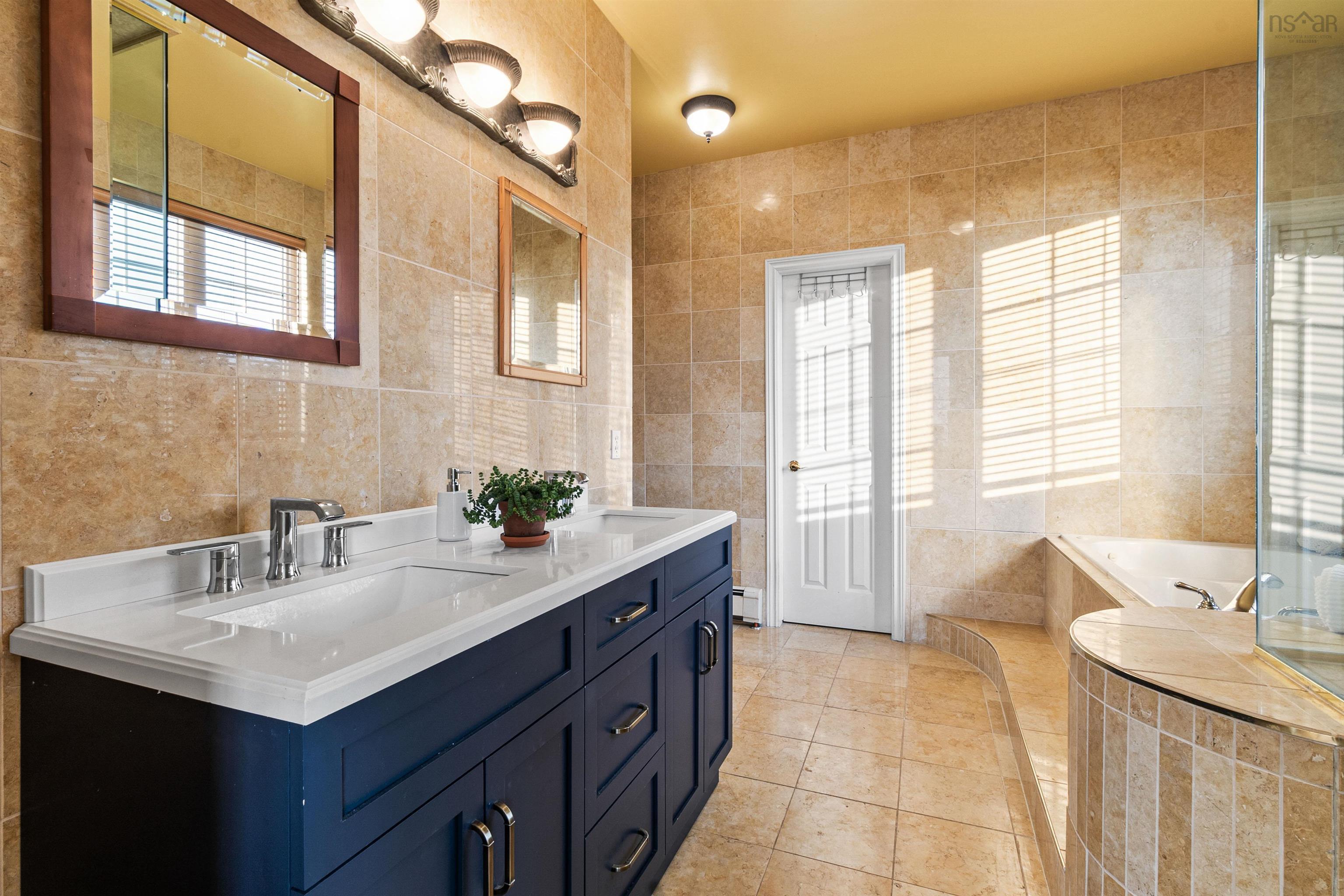 $1,195,000.00: 4516 Highway 245, Malignant Cove