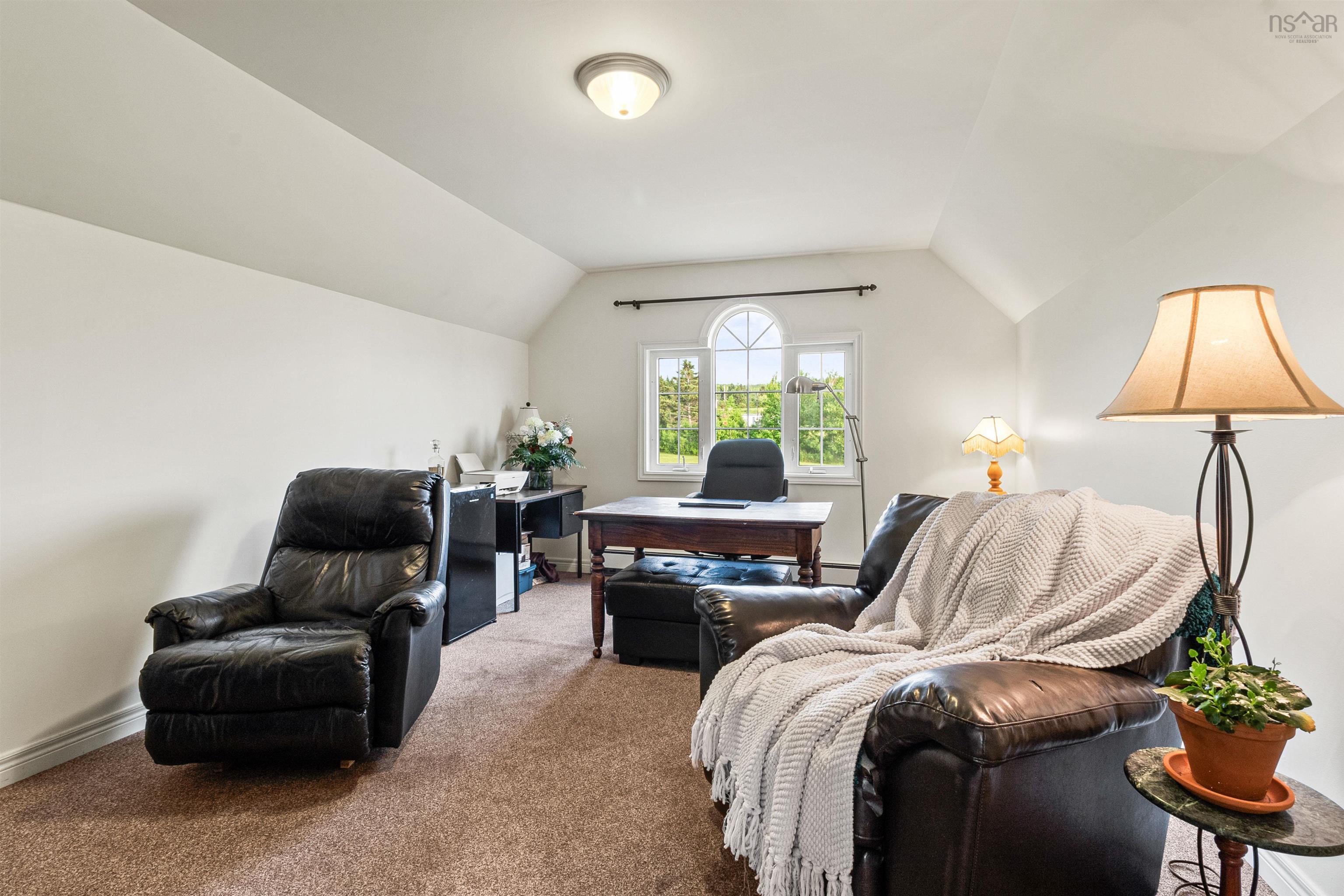 $1,195,000.00: 4516 Highway 245, Malignant Cove