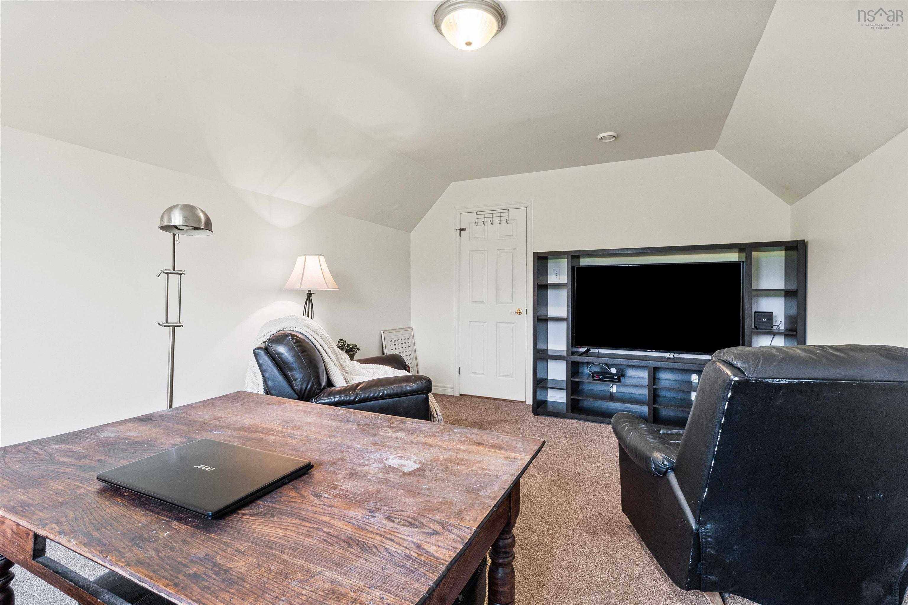 $1,195,000.00: 4516 Highway 245, Malignant Cove