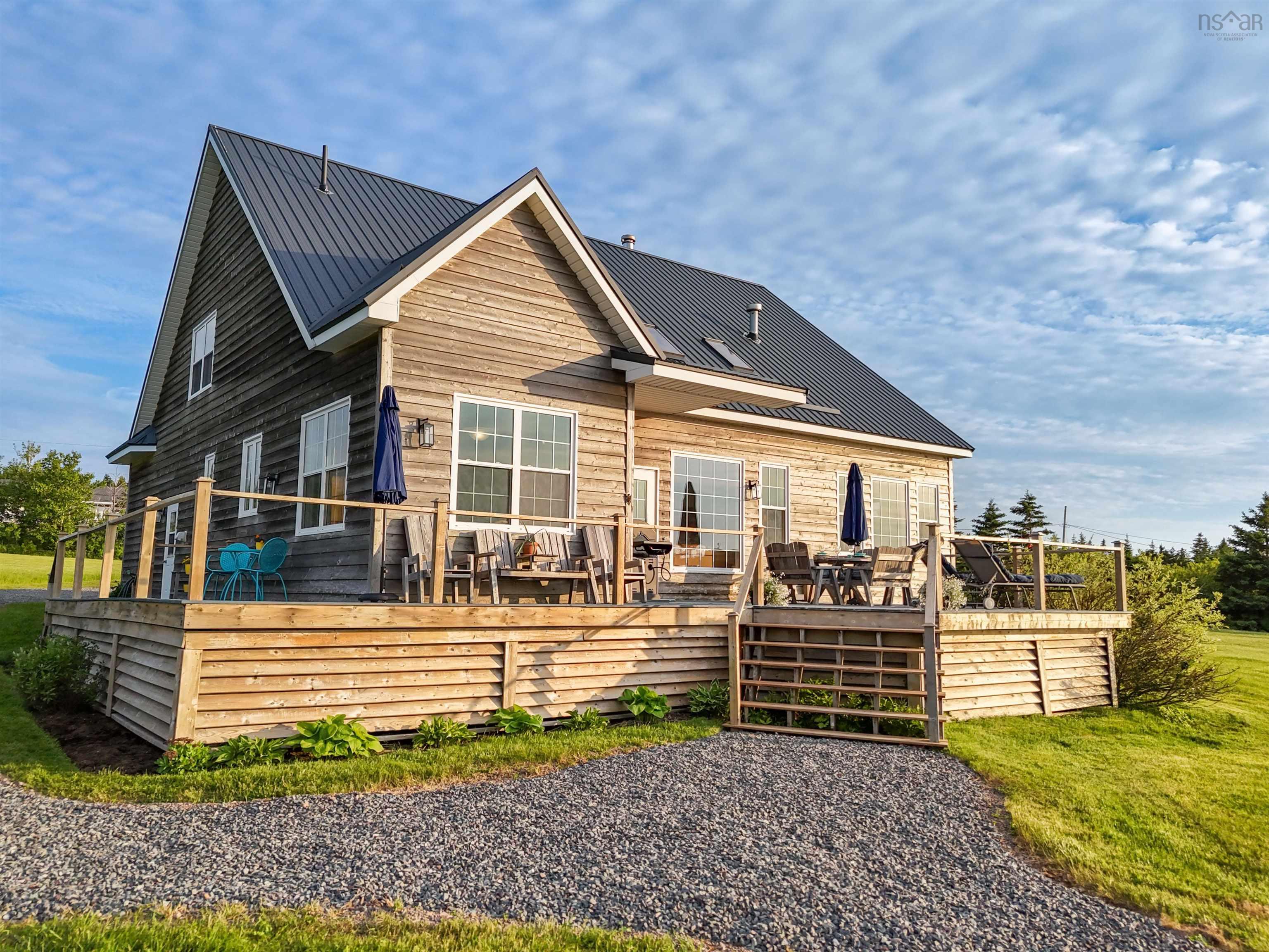 $1,195,000.00: 4516 Highway 245, Malignant Cove