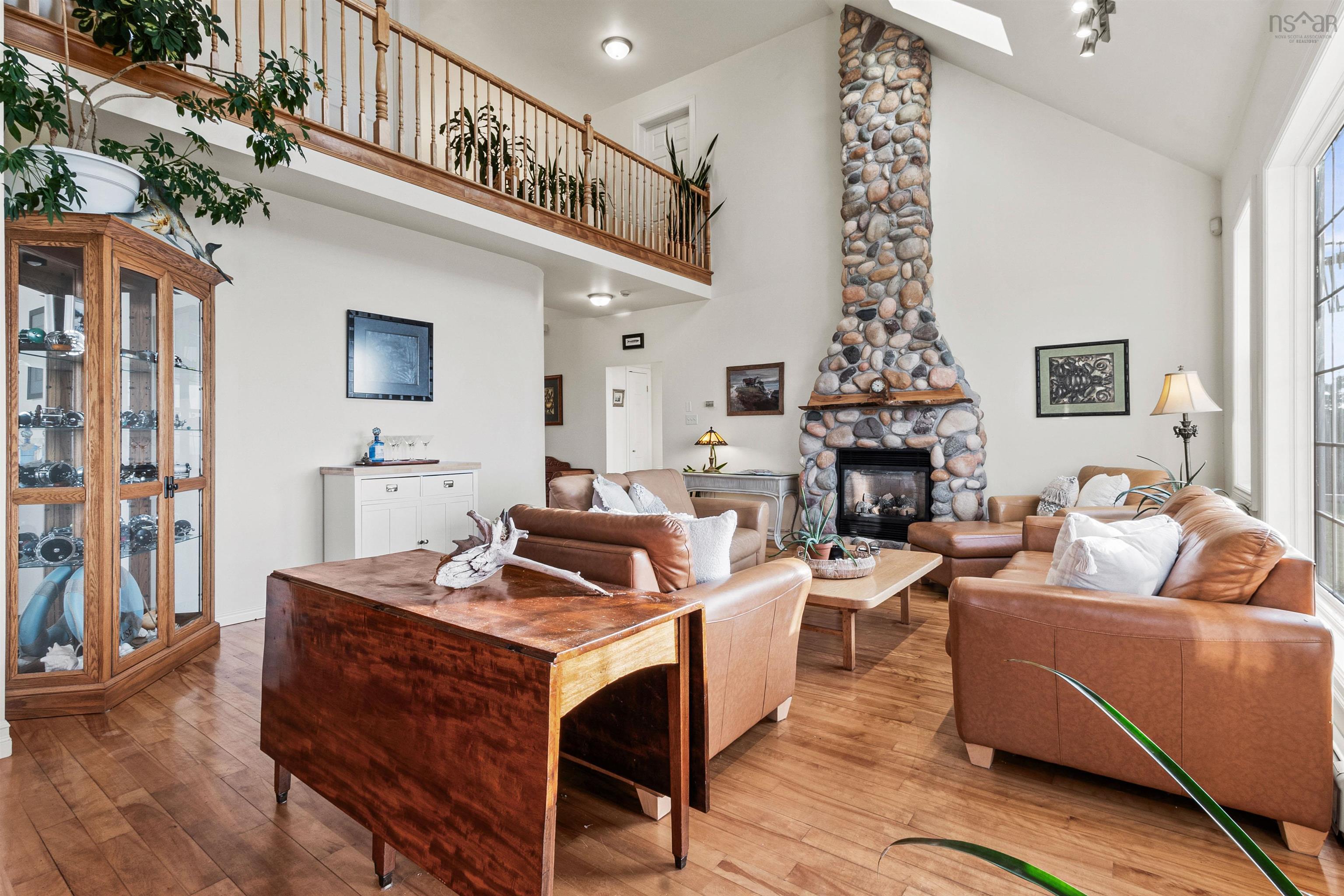 $1,195,000.00: 4516 Highway 245, Malignant Cove