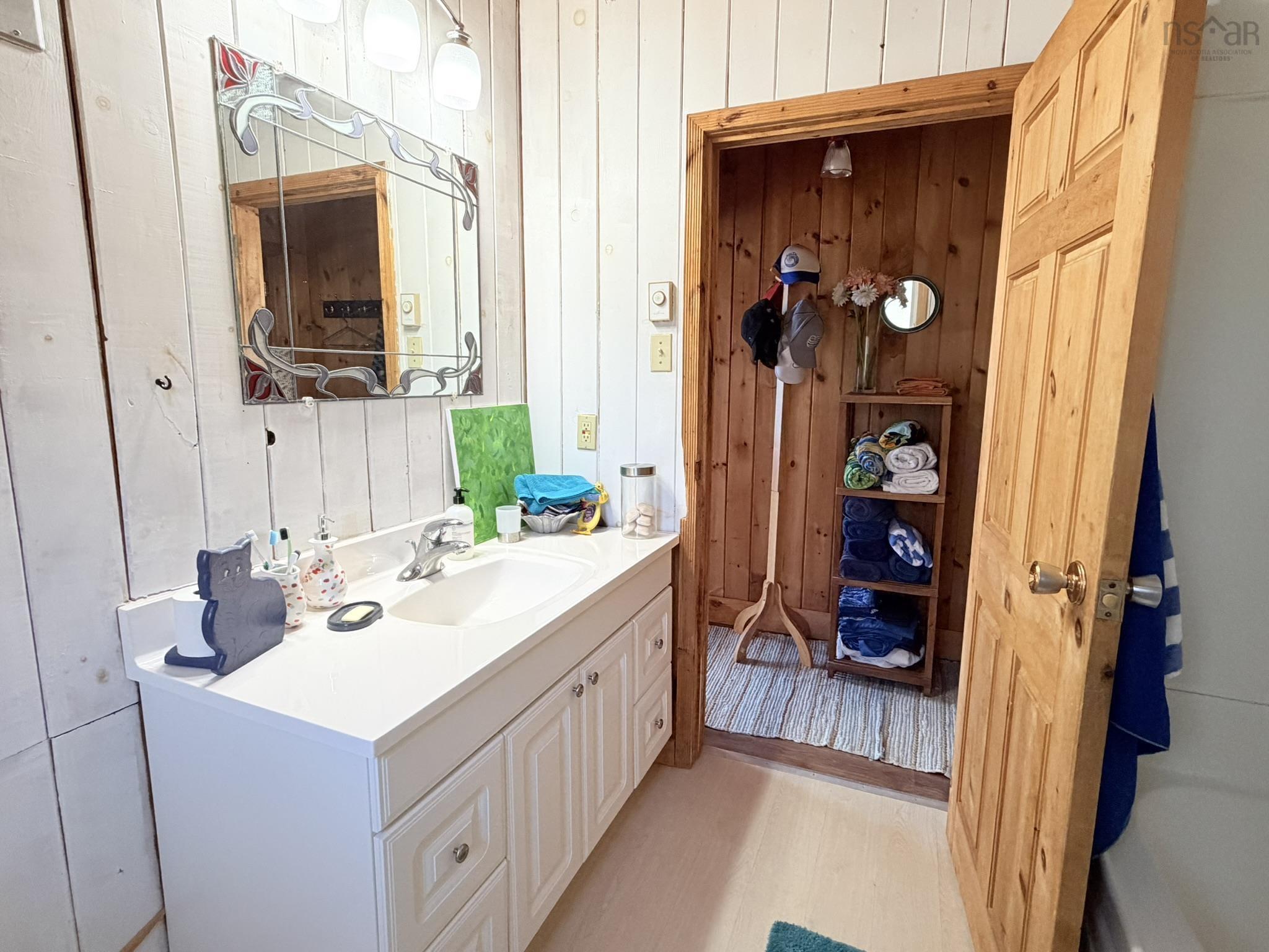 $469,000.00: 988 Labelle Road, Labelle