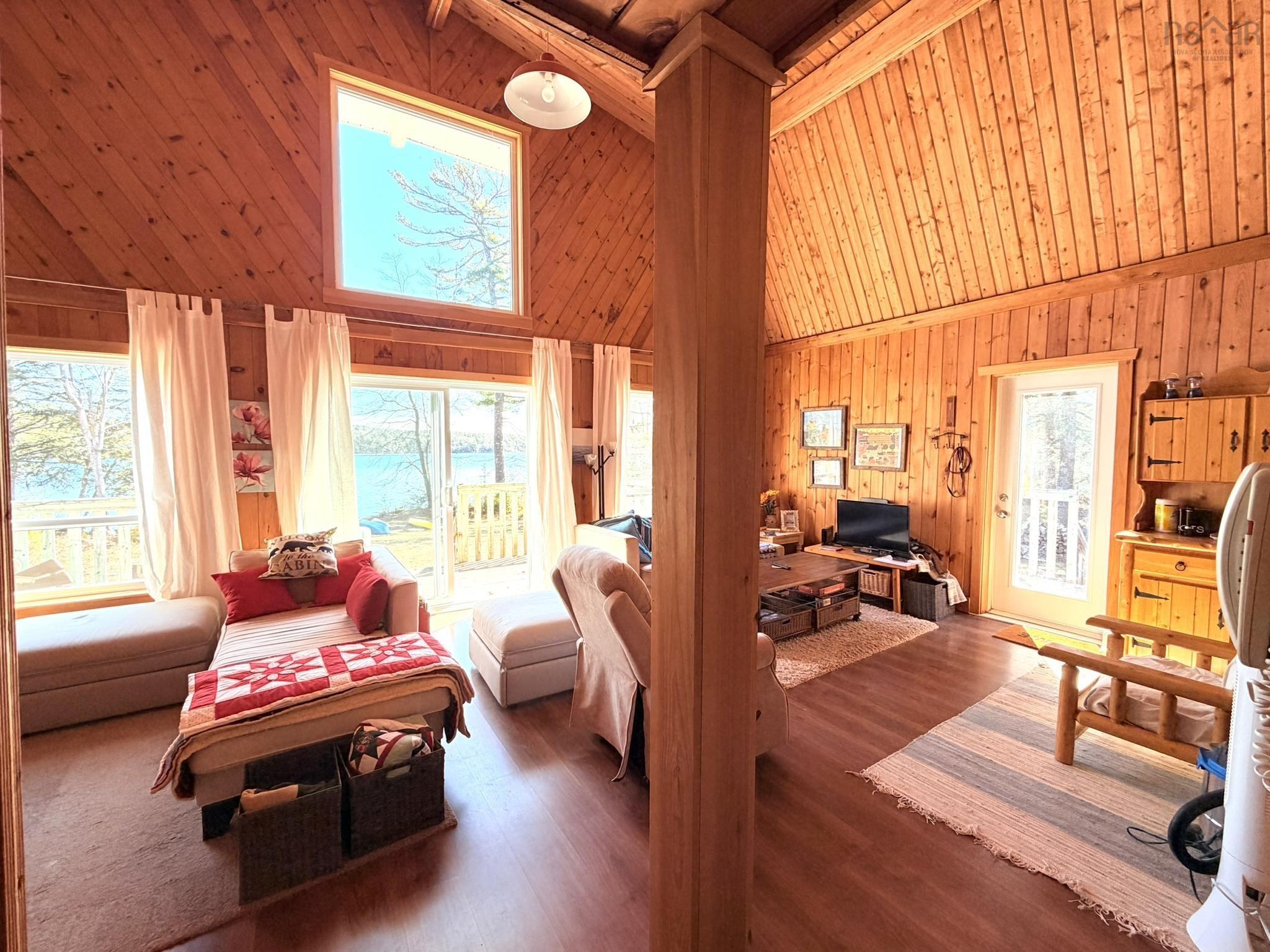 $469,000.00: 988 Labelle Road, Labelle