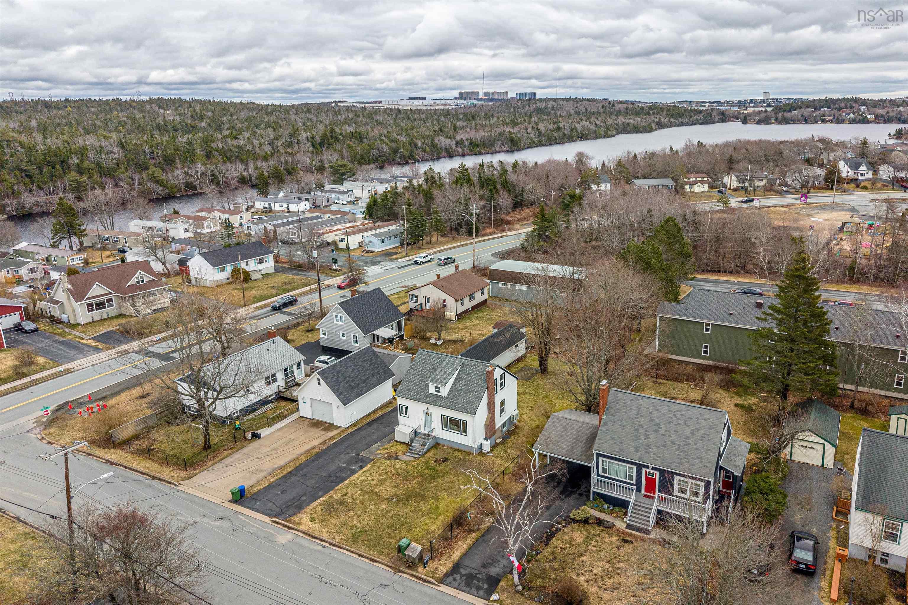 $574,900.00: 6 Parkdale Avenue, Timberlea