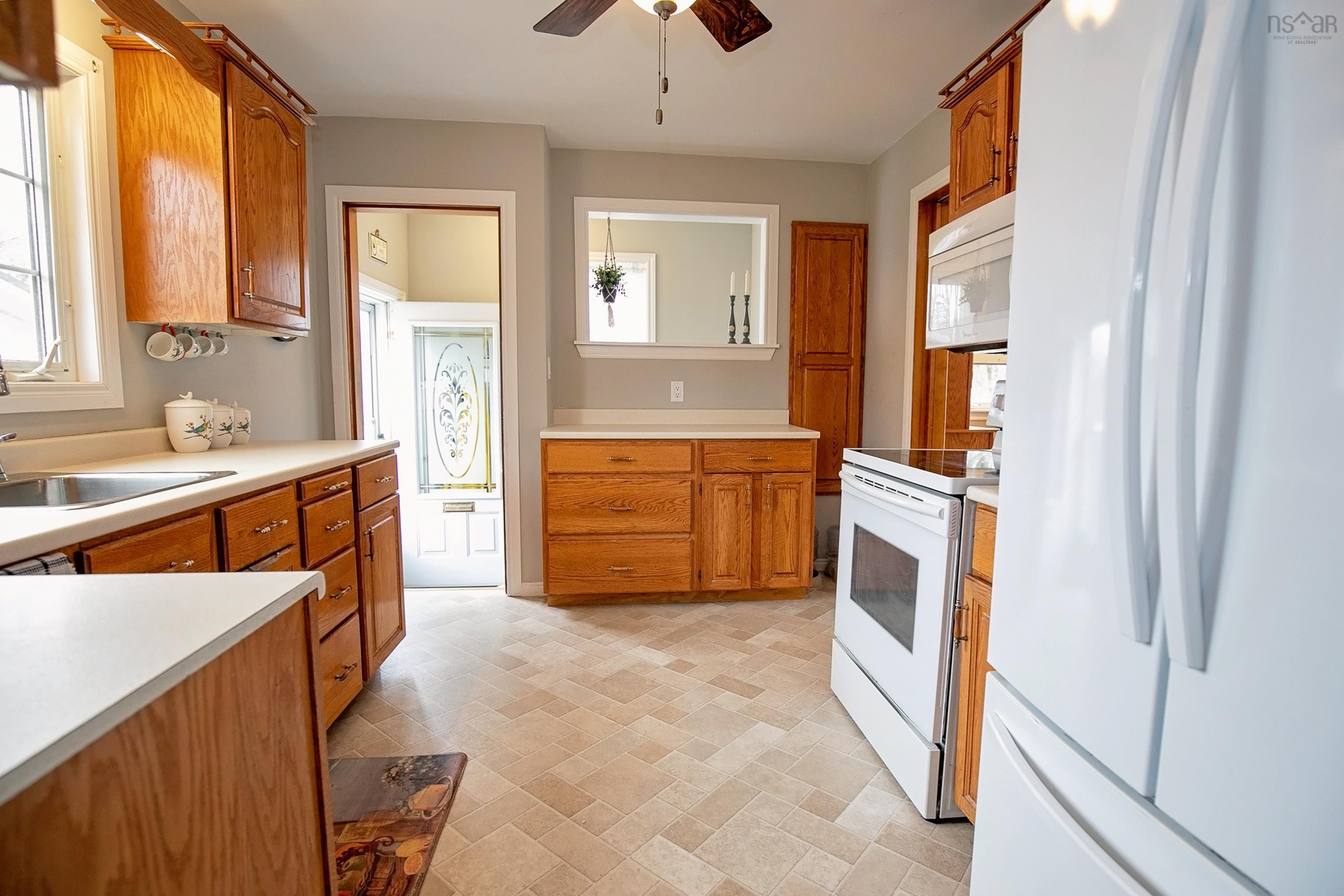 $329,900.00: 18 Boylston Avenue, Amherst