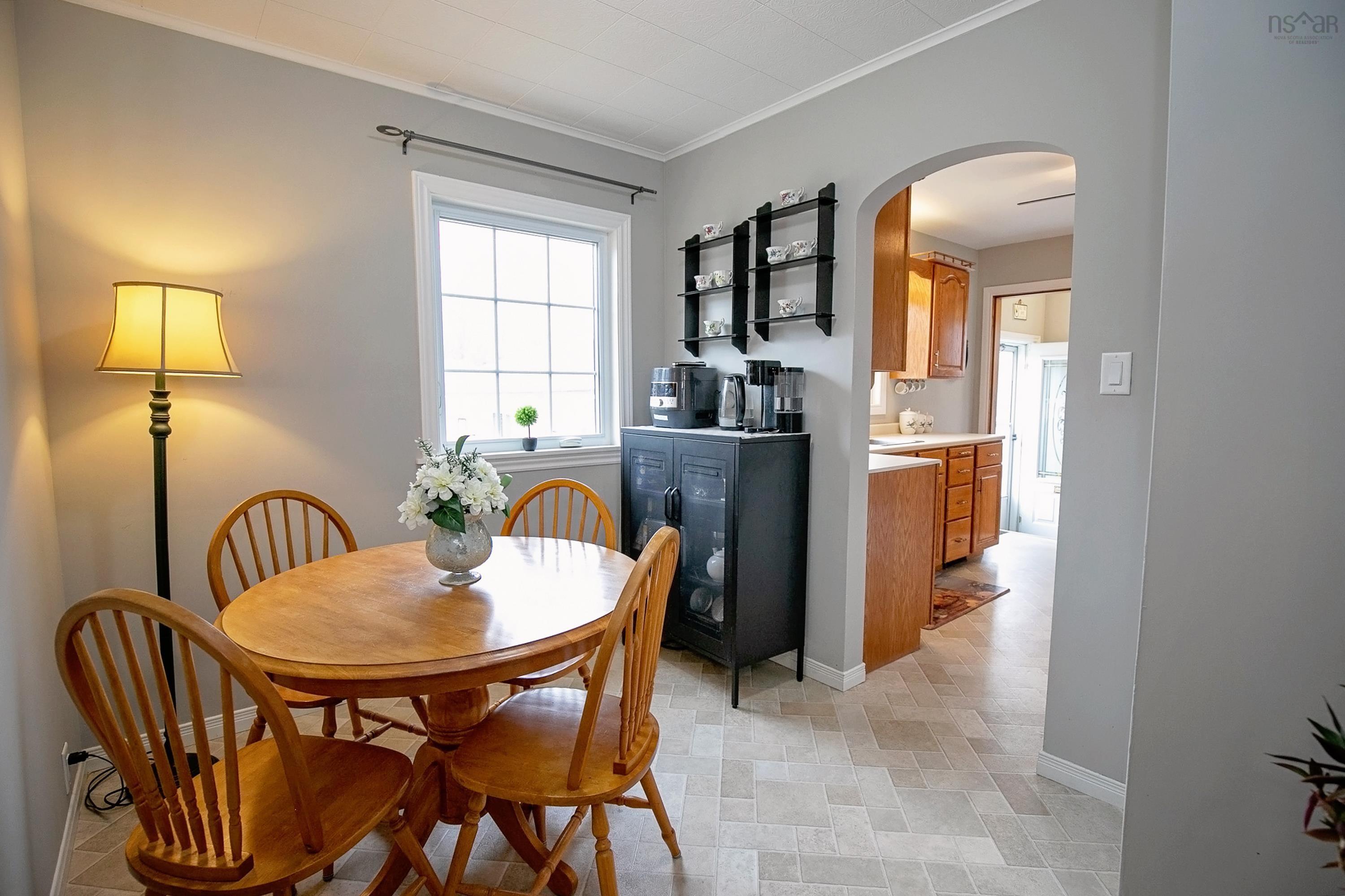 $329,900.00: 18 Boylston Avenue, Amherst