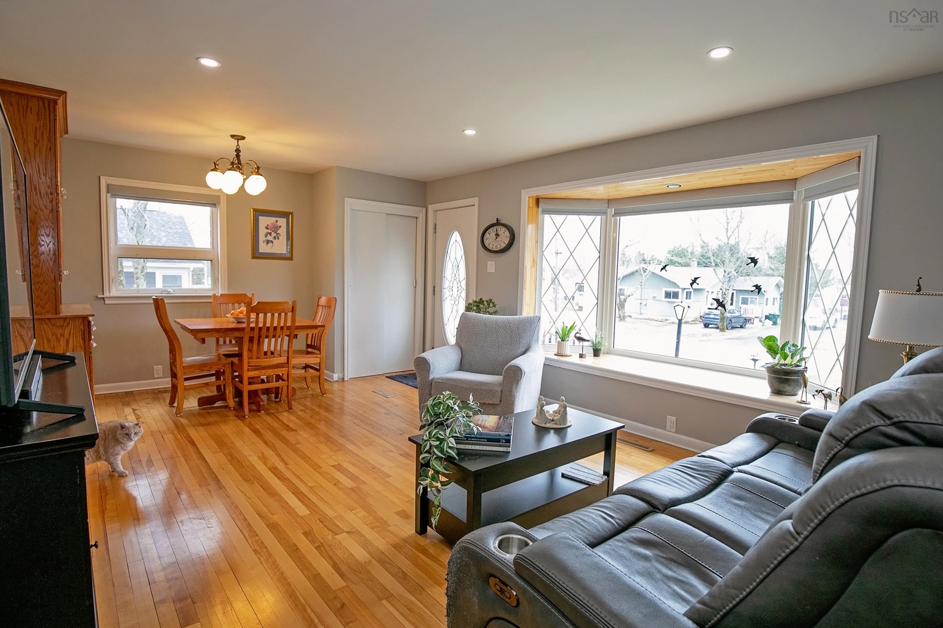 $329,900.00: 18 Boylston Avenue, Amherst